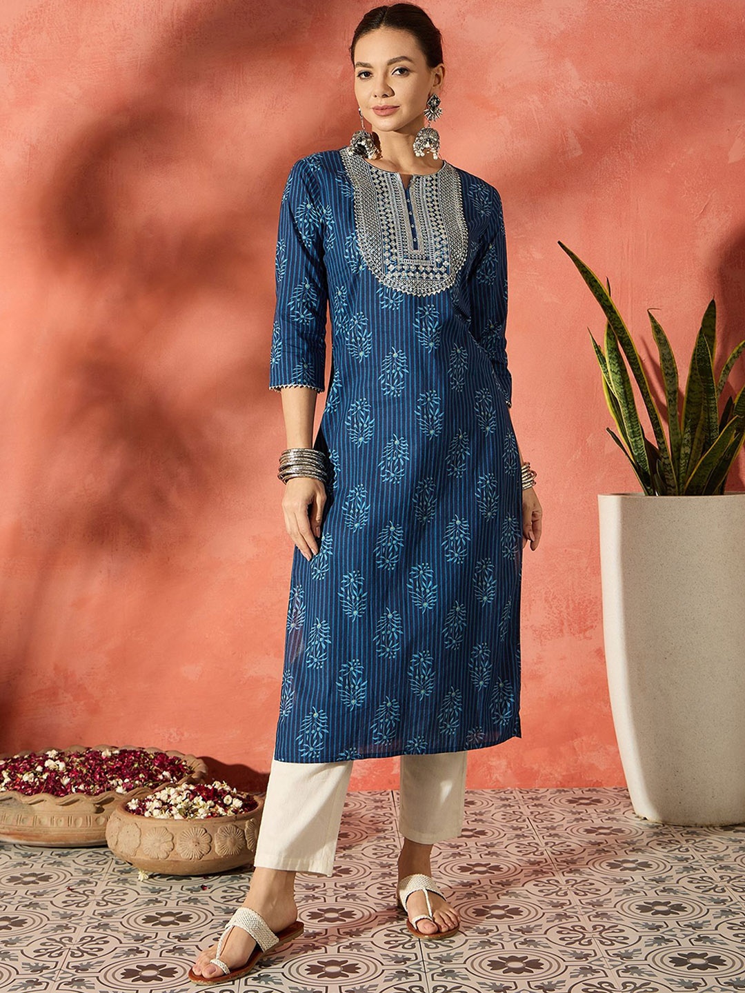 

InWeave Women Ethnic Motifs Printed Keyhole Neck Thread Work Kurta, Blue