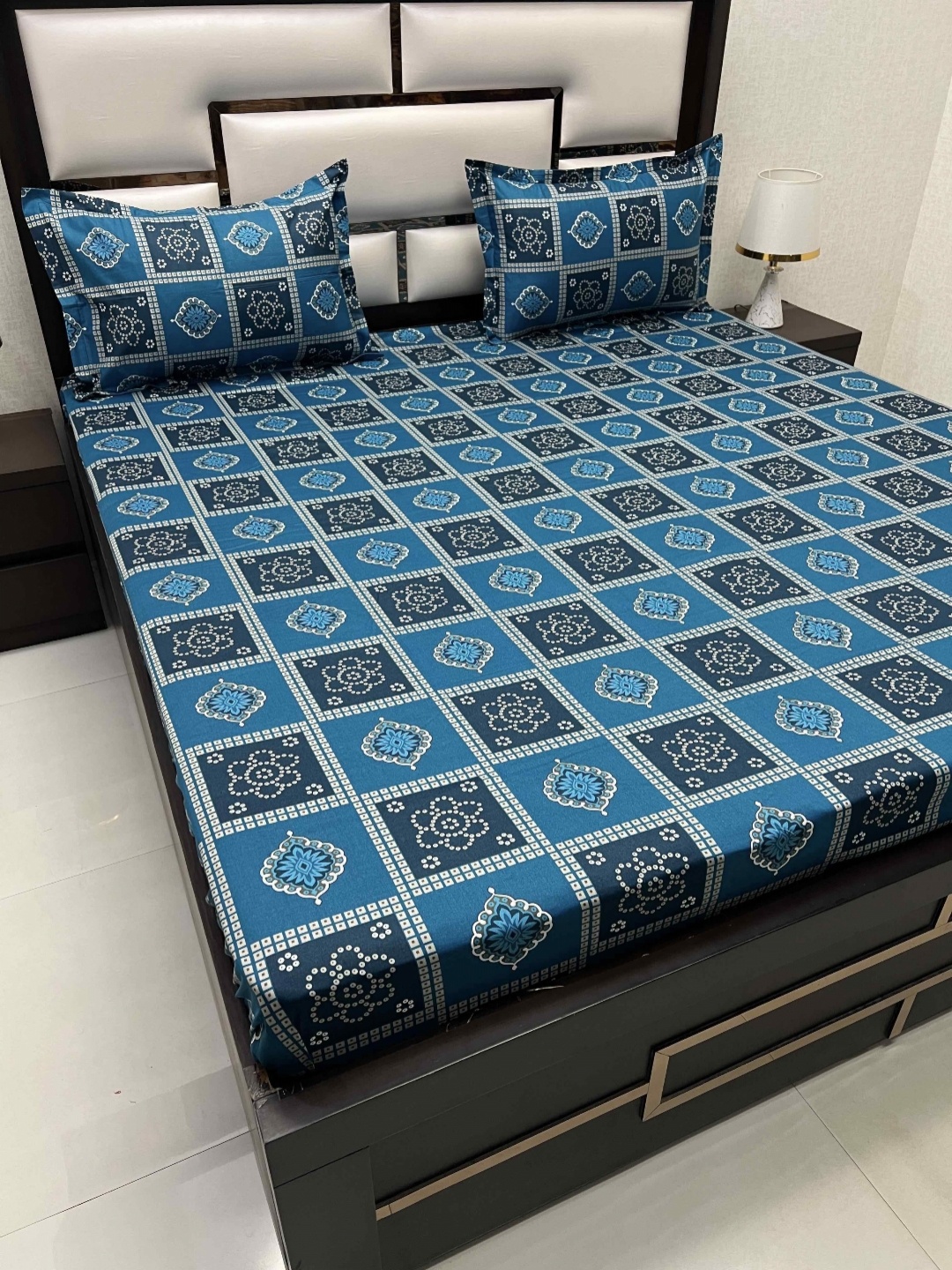 

Pure Decor Velar Sib Blue Floral Printed Pure Cotton 250TC King Bedsheet & 2 Pillow Covers