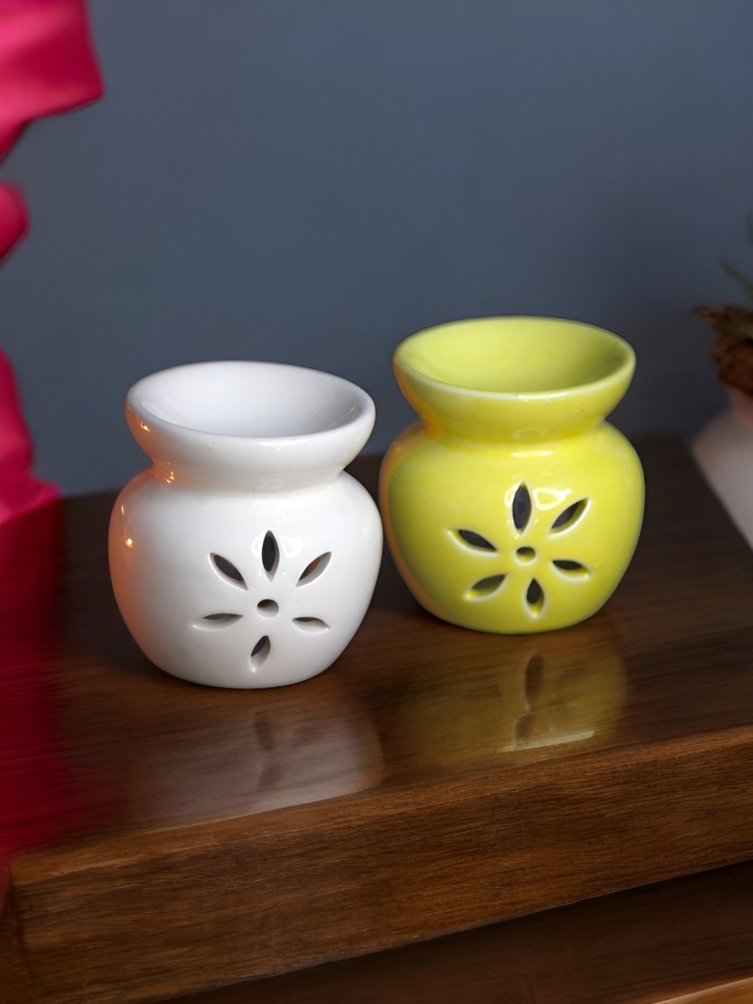 

Brahmz White & Yellow 2 Pieces Ceramic Aroma Diffusers