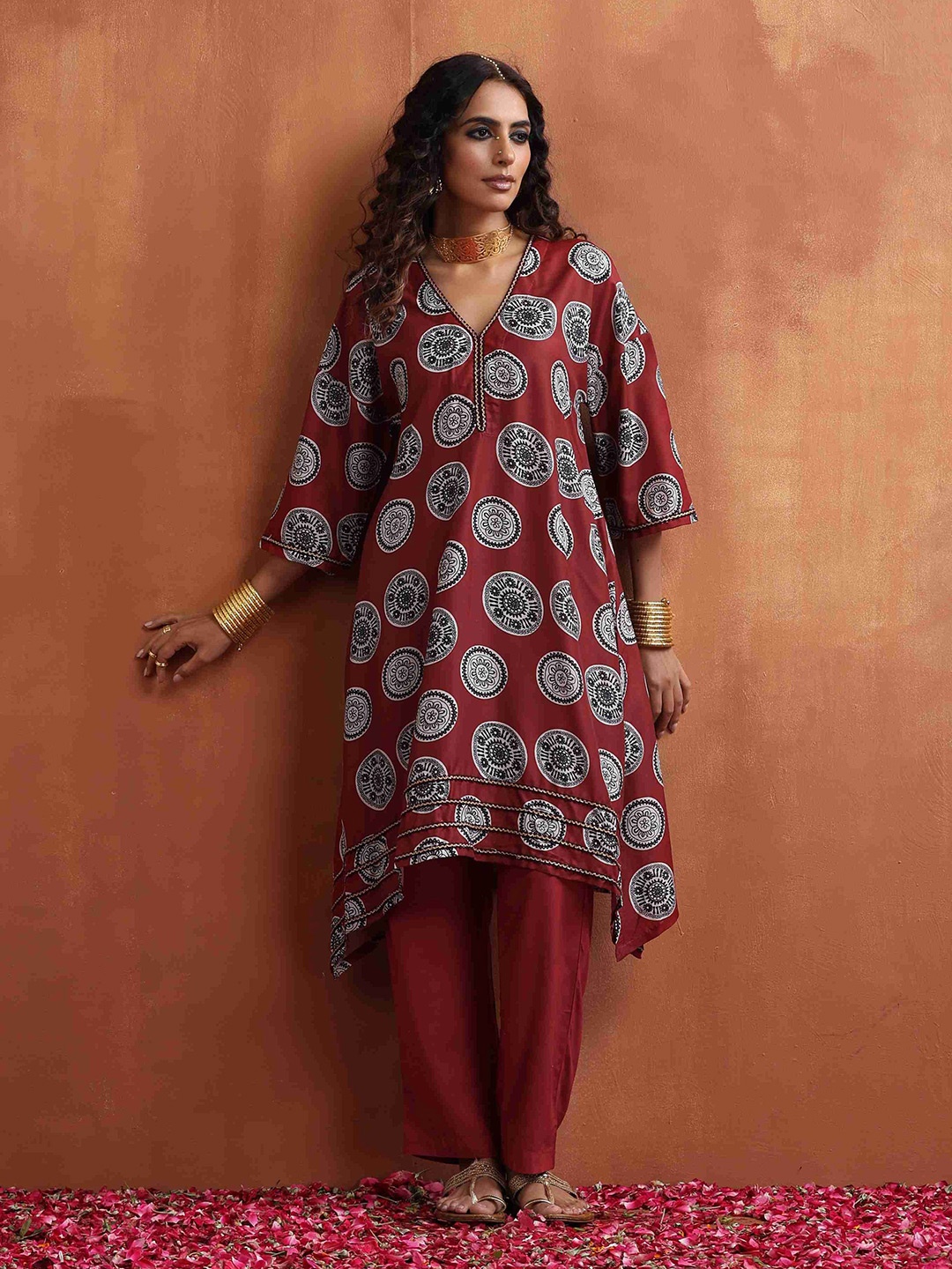 

trueBrowns Floral Printed V-Neck Ethnic Tunic With Trouser, Maroon