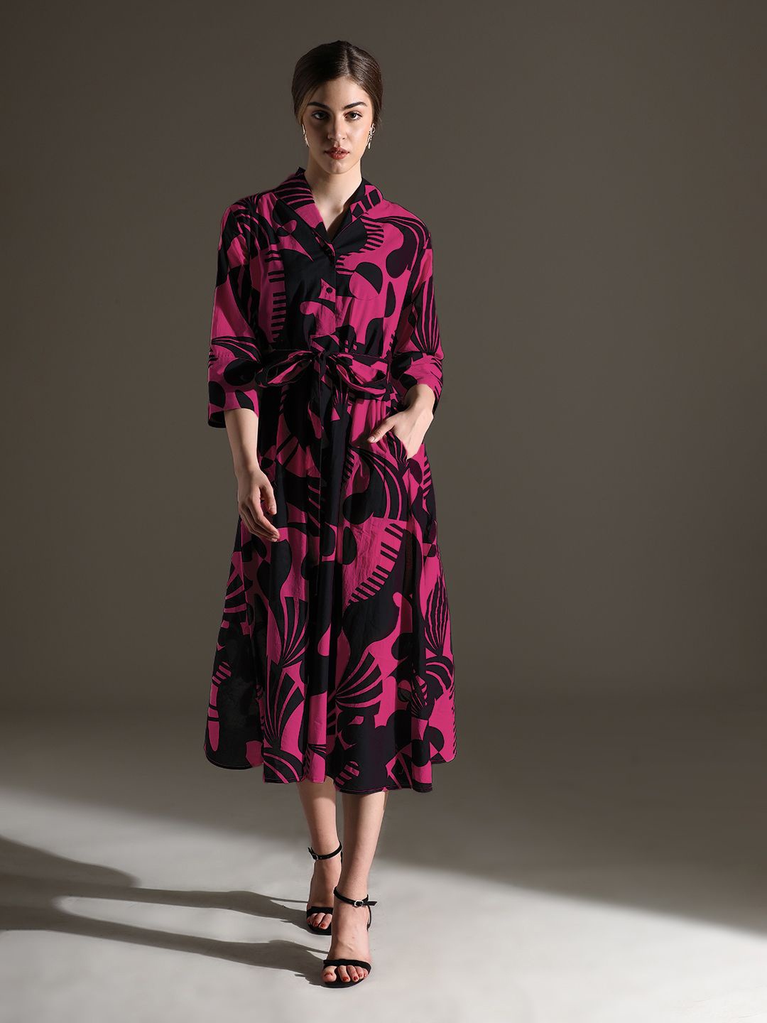 

Dora Dori Women Print Fit & Flare Midi Dress, Black