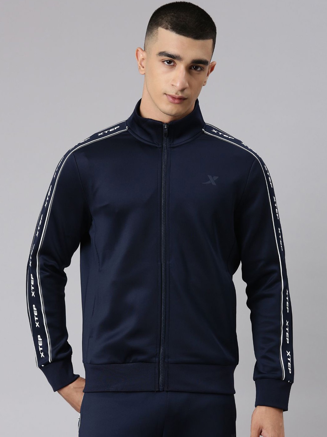 

Xtep Men Bomber Jacket, Blue