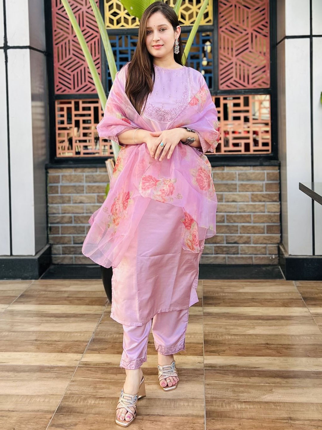 

VredeVogel Ethnic Motifs Embroidered Thread Work Round Neck Kurta with Trouser & Dupatta, Lavender