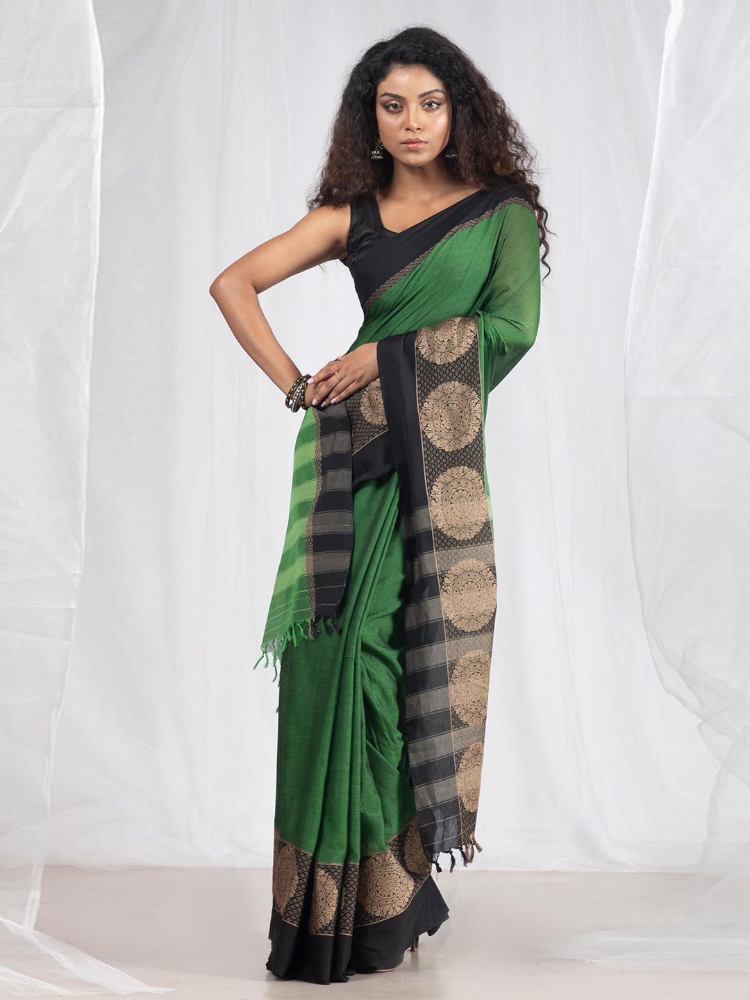 

Unnati Silks Pure Cotton Handloom Narayan Peth Saree, Green