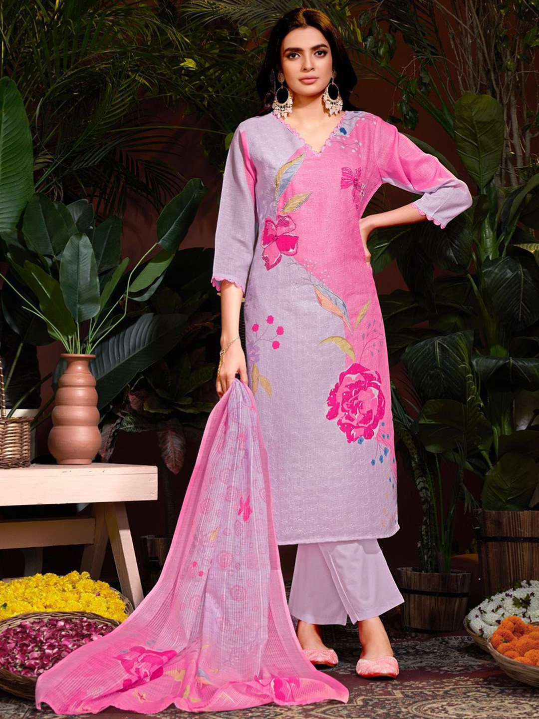 

JIVORA Women Floral Printed Regular Kurti with Pyjamas & With Dupatta, Pink