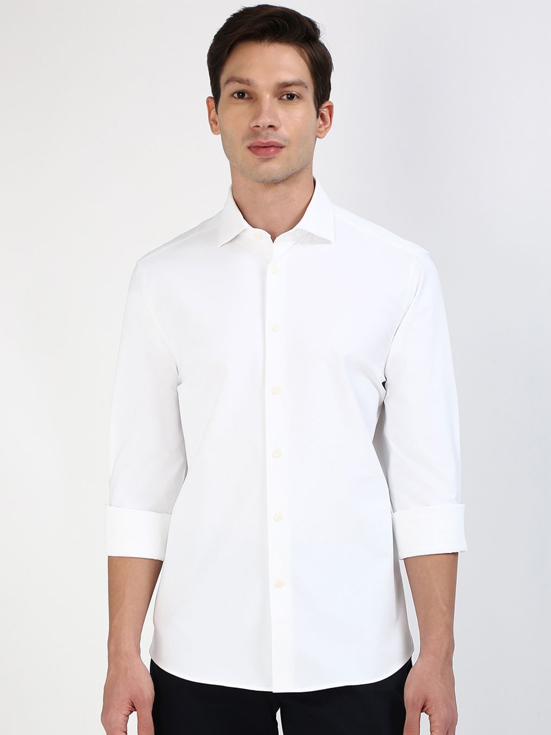 

Tommy Hilfiger Men Classic Spread Collar Solid Casual Shirt, White