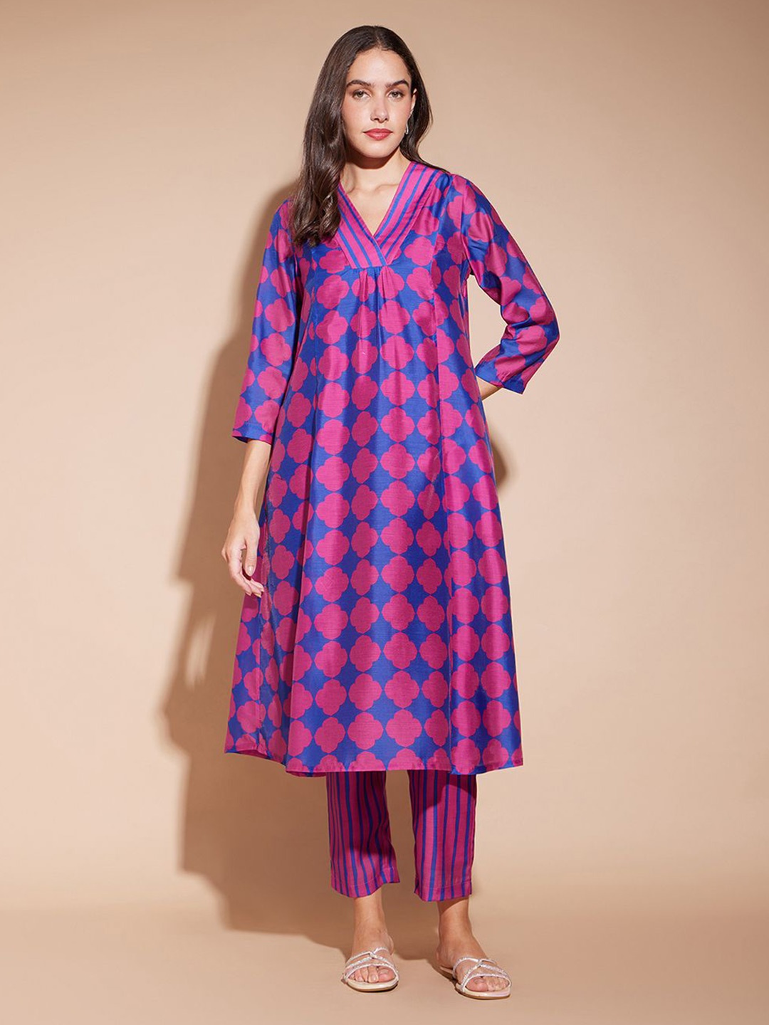 

Pink Fort Geometric Printed V-Neck A-Line Kurta with Trousers