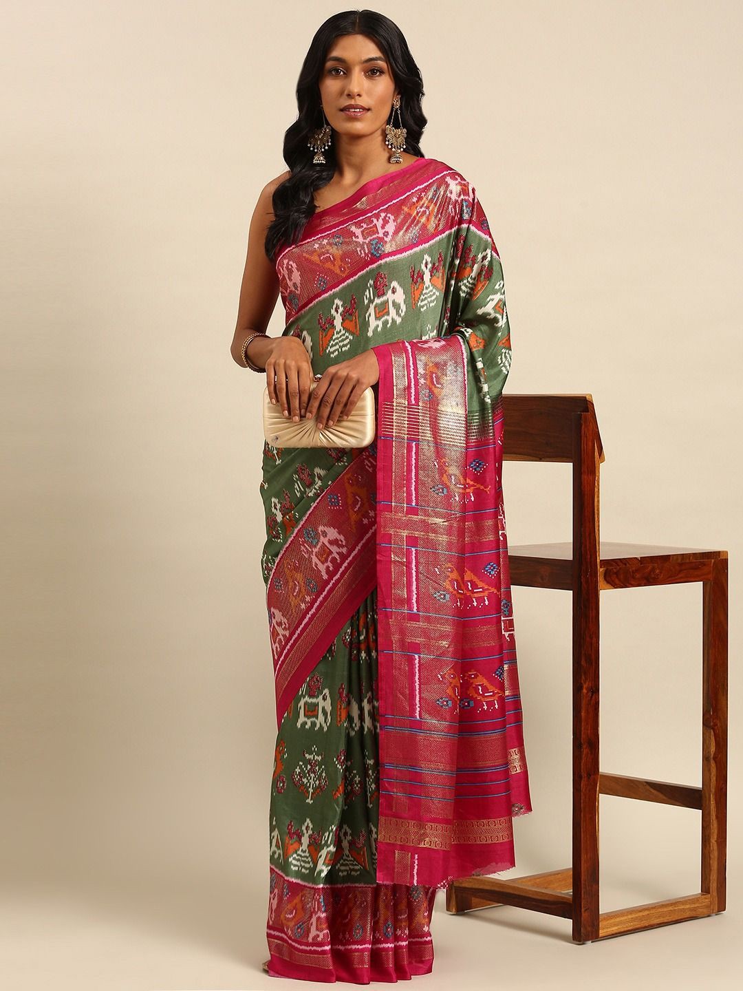 

DIVASTRI Ethnic Motifs Zari Woven Design Saree, Green