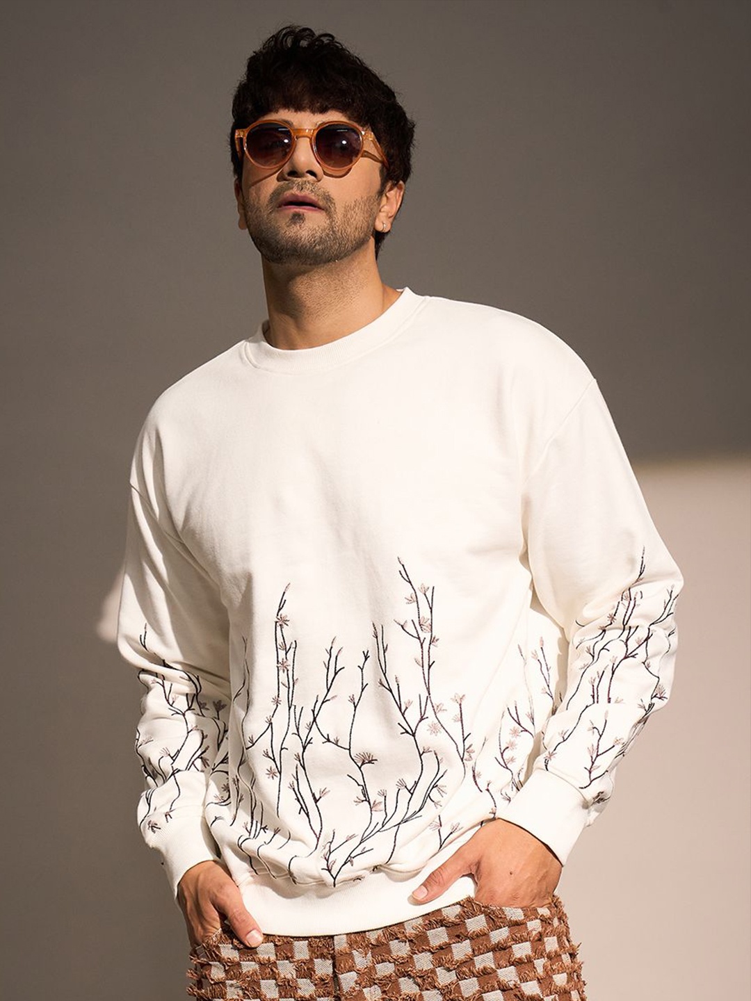 

FUGAZEE Men Embroidered Sweatshirt, White