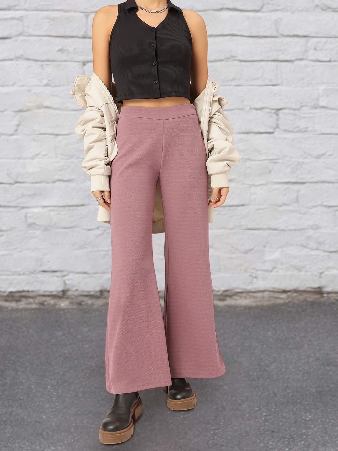 

The Roadster Lifestyle Co. Women 70s Flare Textured Trousers, Mauve