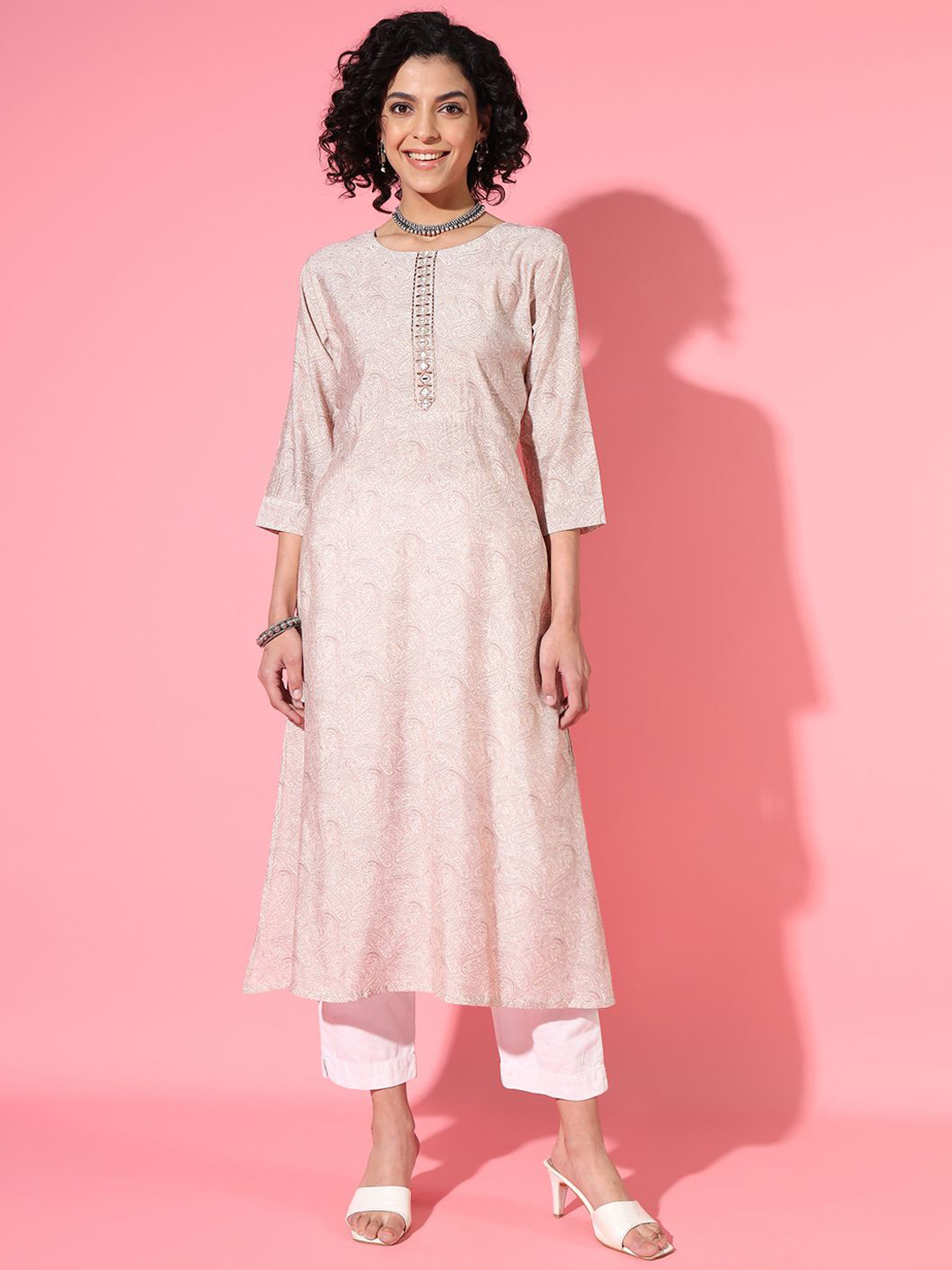 

VESH Paisley Printed Round Neck Three-Quarter Sleeves Regular Straight Pure Silk Kurta, Cream