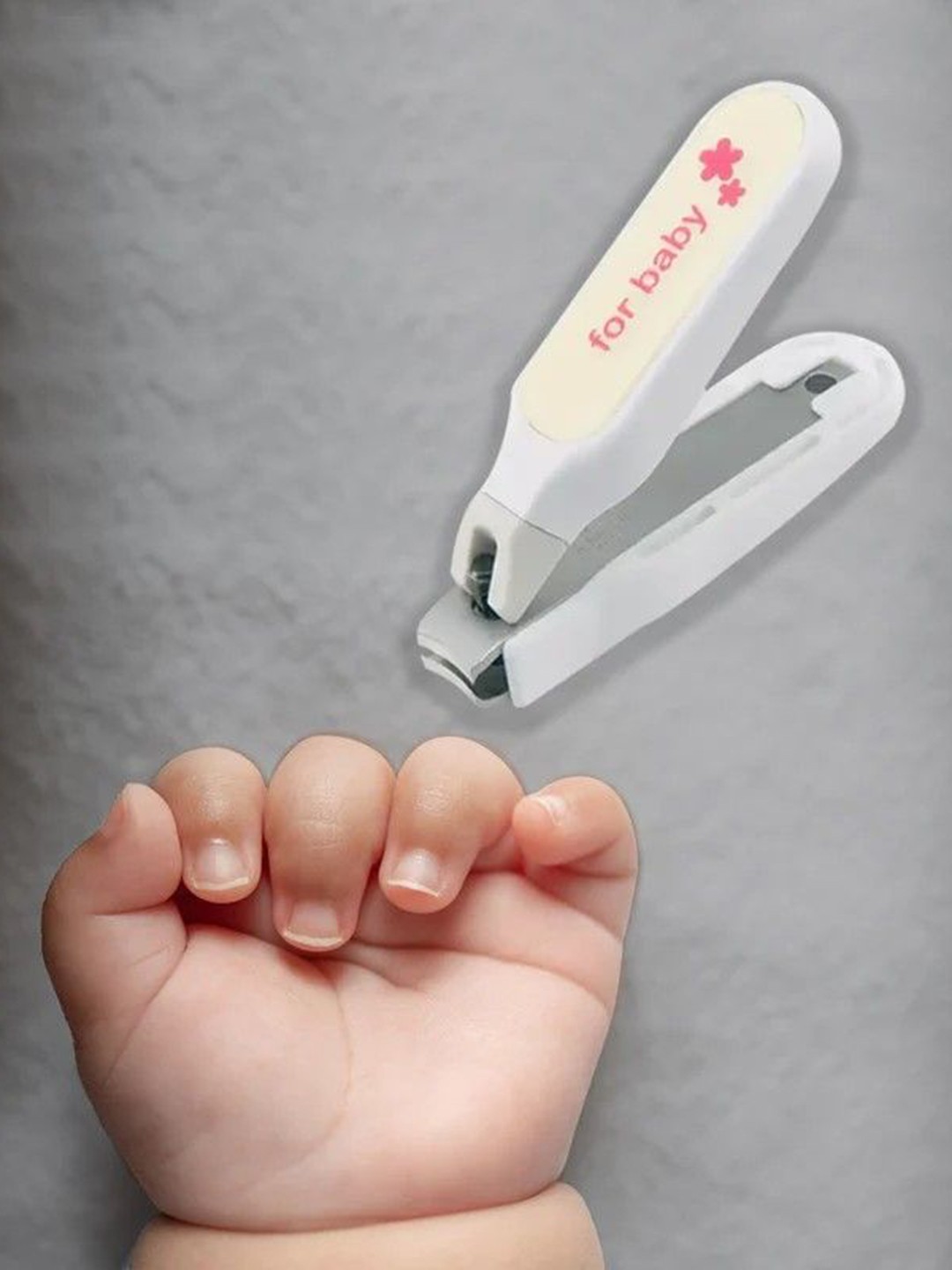 

KAI Kids Stainless Steel Printed Nail Clipper, White