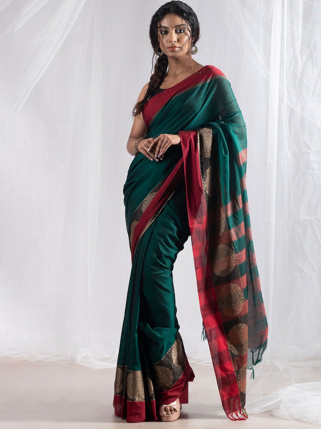 

Unnati Silks Pure Cotton Handloom Narayan Peth Saree, Green