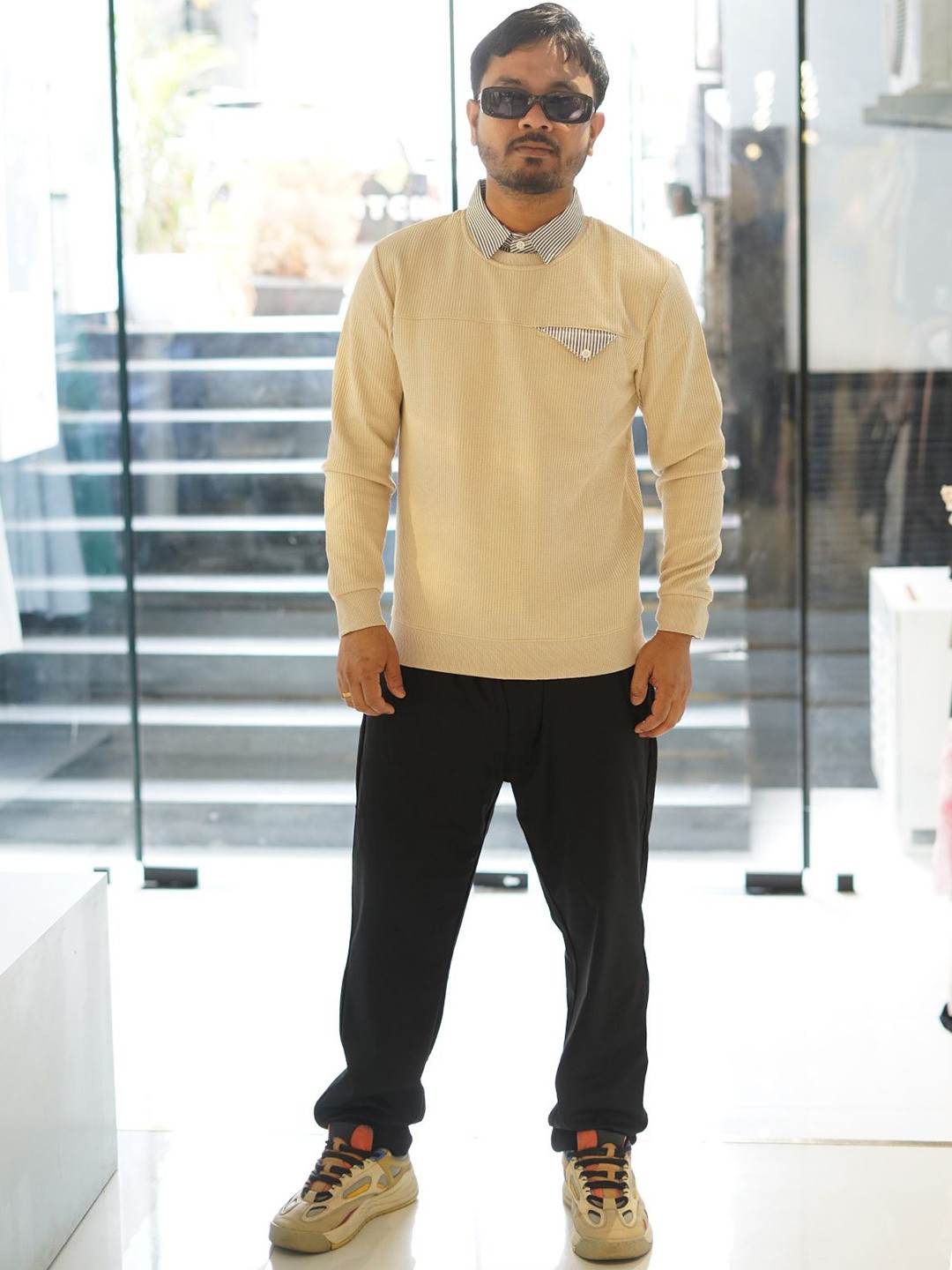 

ODETTE Men Self Design Shirt Collar Sweatshirt, Beige