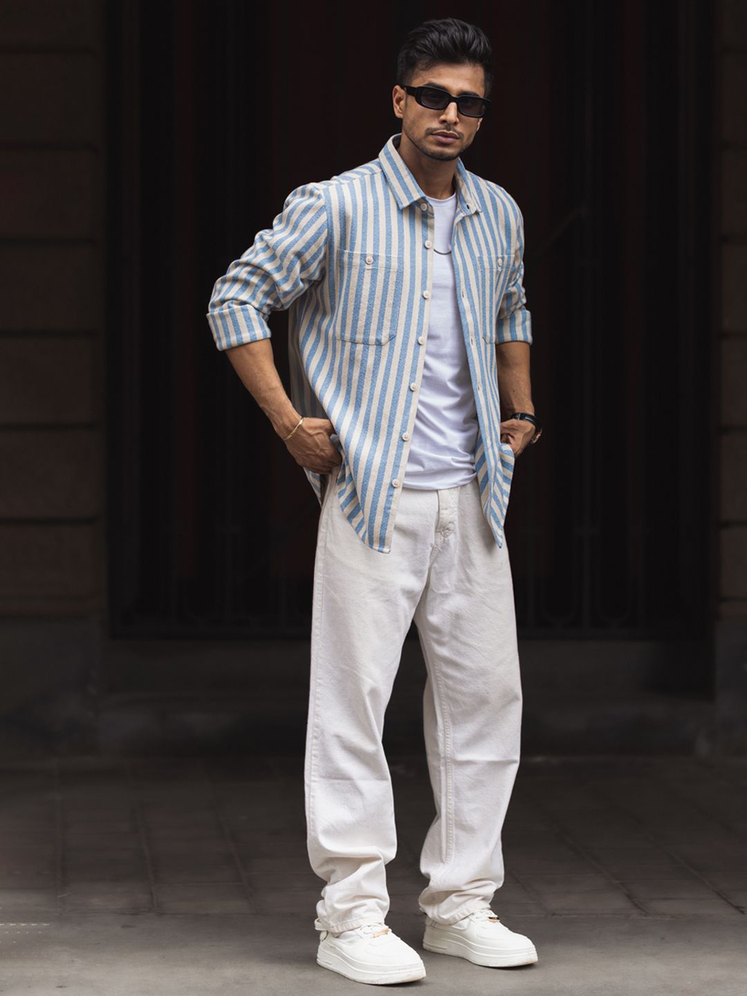 

Powerlook Men Spread Collar Vertical Striped Cotton Casual Shirt, Blue