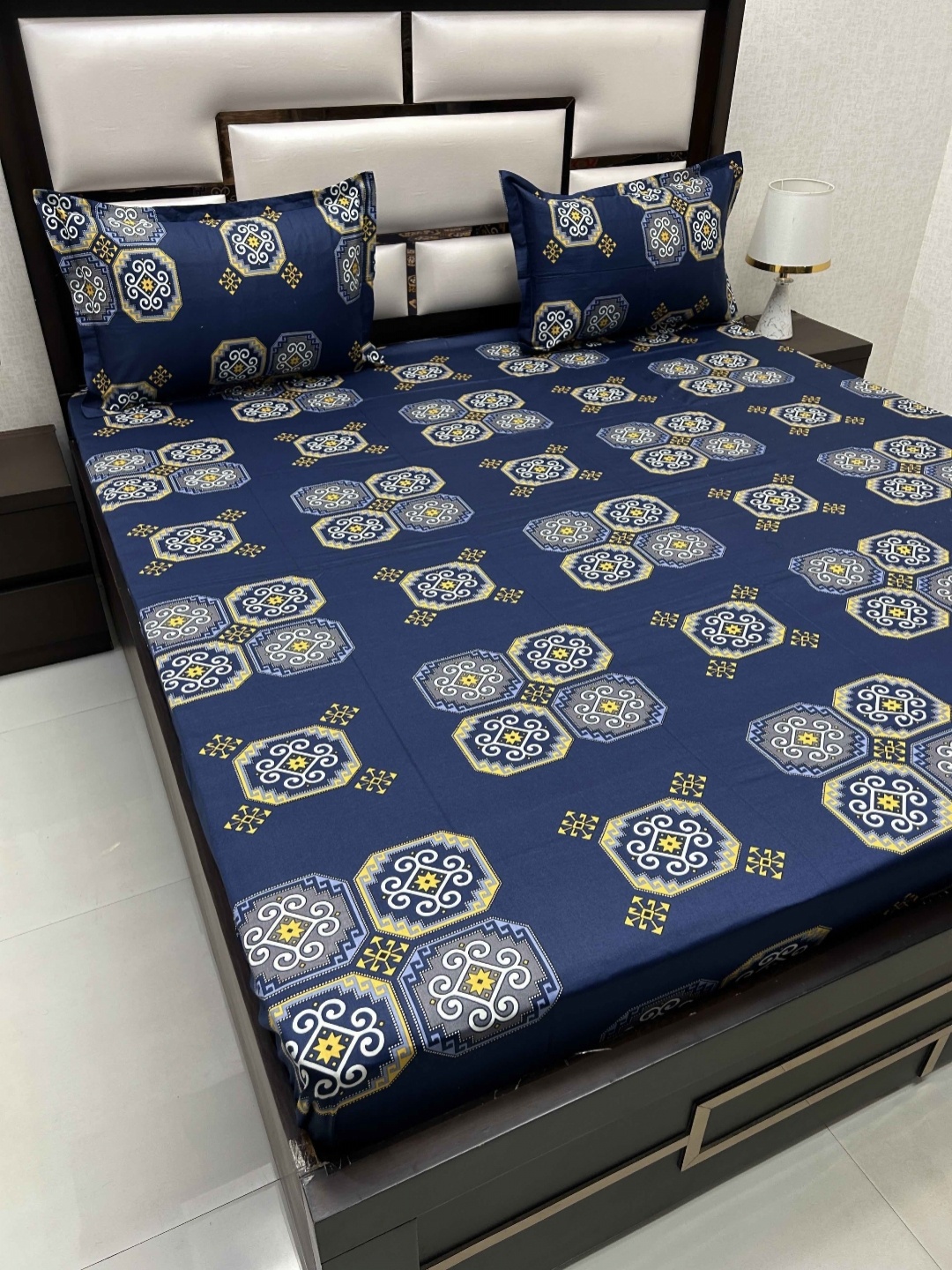 

Pure Decor Velar Sib Blue Ethnic Motifs 300 TC Pure Cotton King Bedsheet & 2 Pillow Covers
