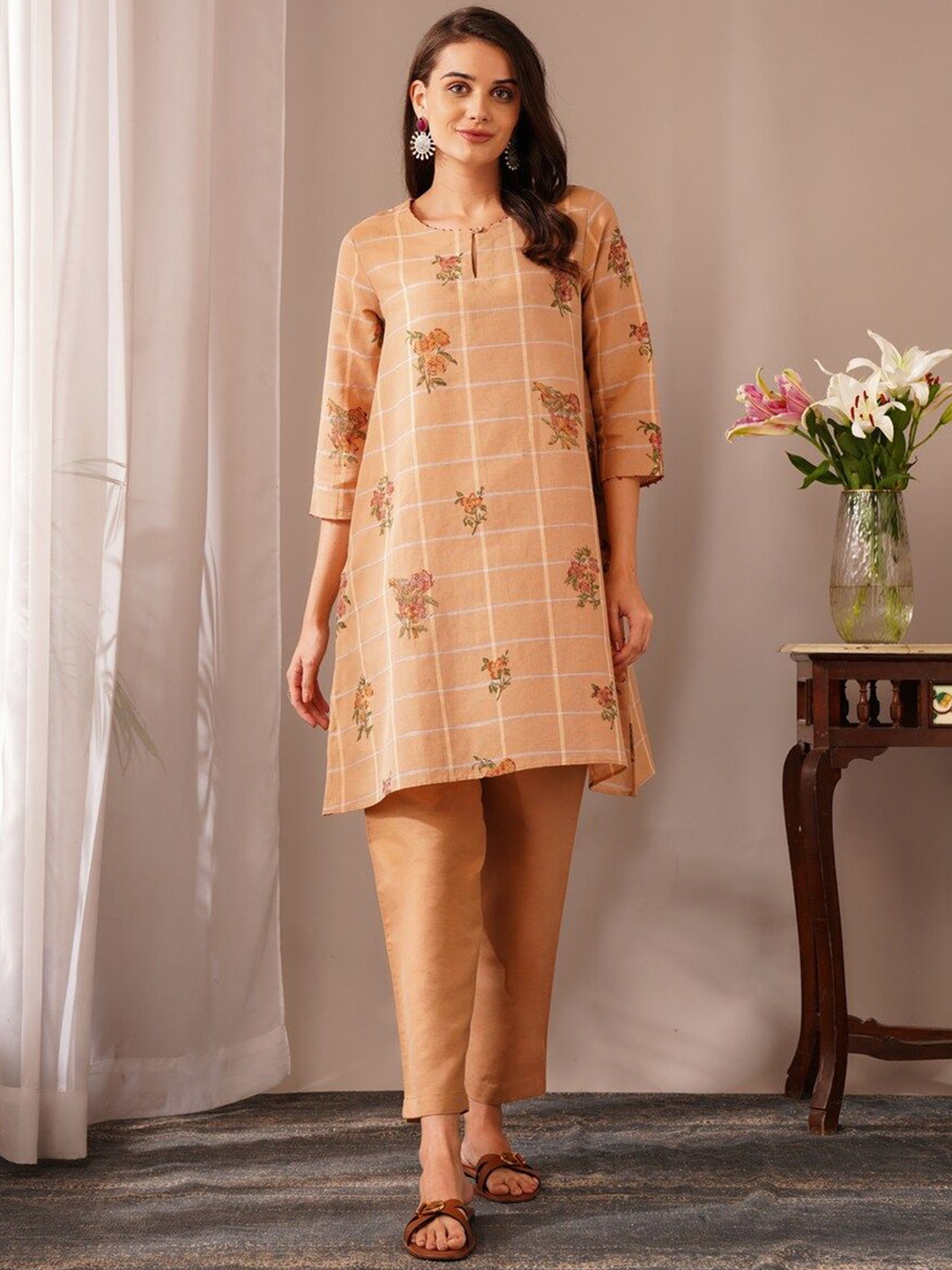 

JAYPORE Floral Printed Zari Straight Kurta With Trouser, Peach