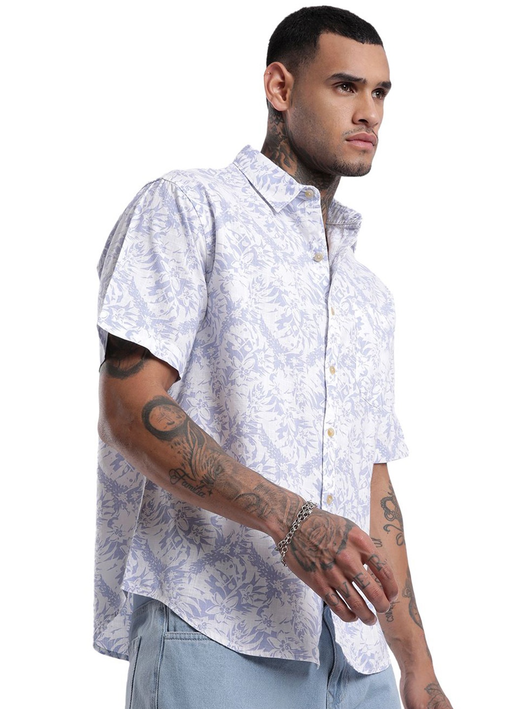 

WROGN Men Spread Collar Floral Printed Cotton Relaxed Fit Casual Shirt, White