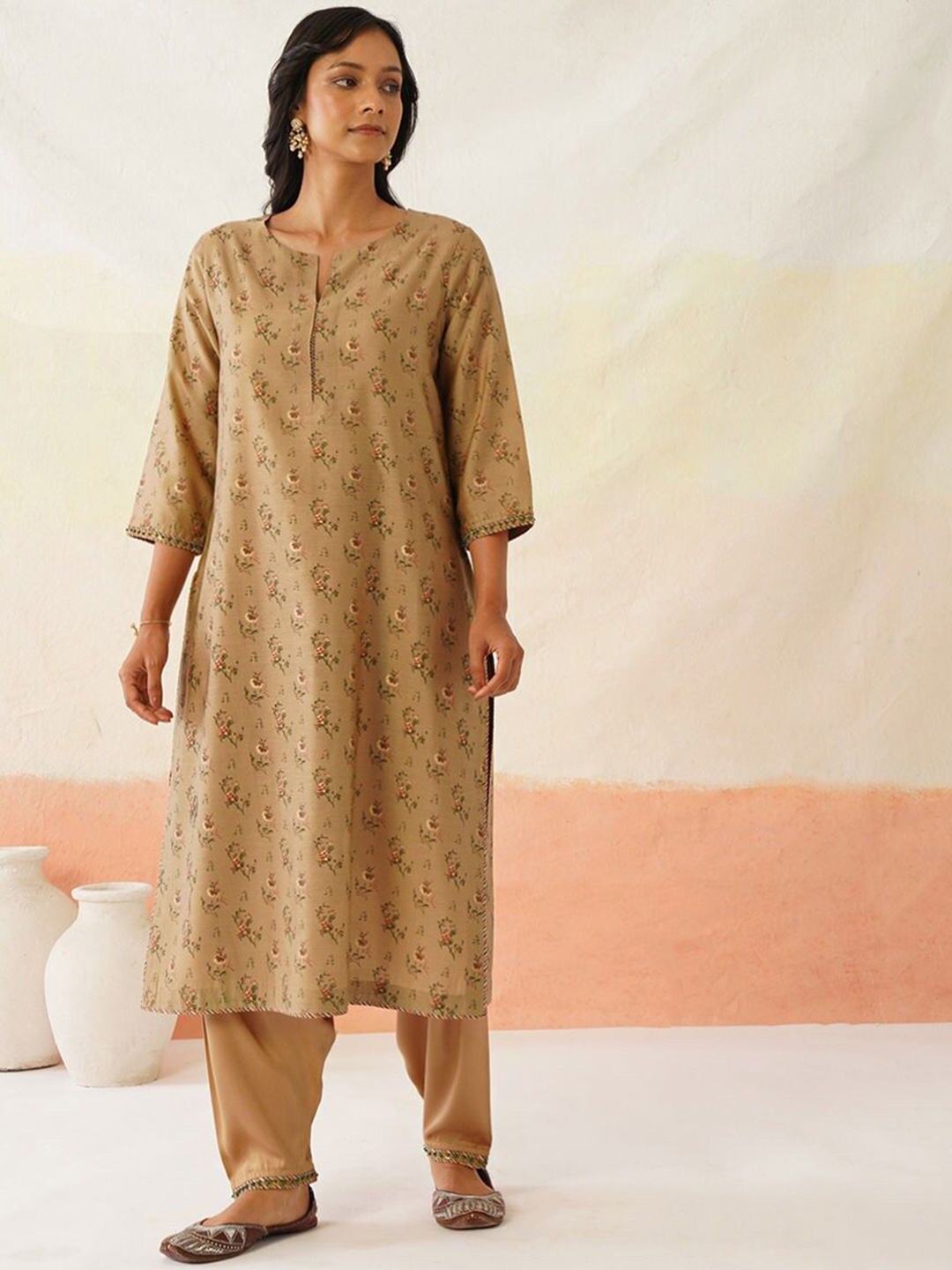 

JAYPORE Floral Printed Notch Neck Cotton Silk Straight Kurta, Beige