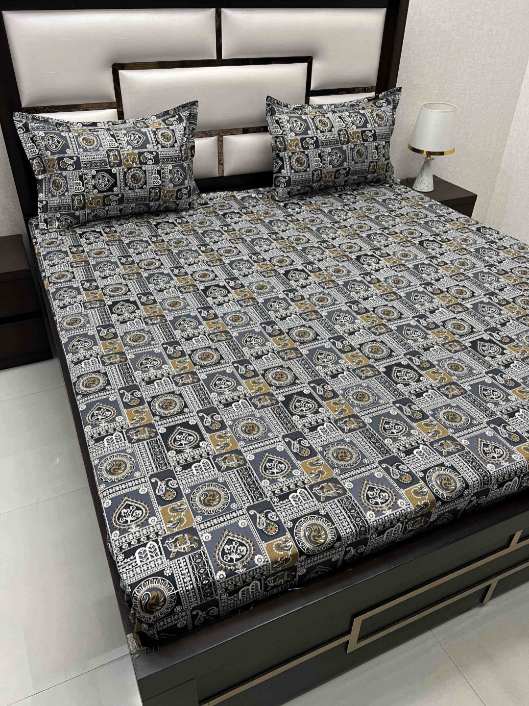 

Pure Decor Black Ethnic Motifs 260 TC Pure Cotton King Bedsheet With 2 Pillow Covers