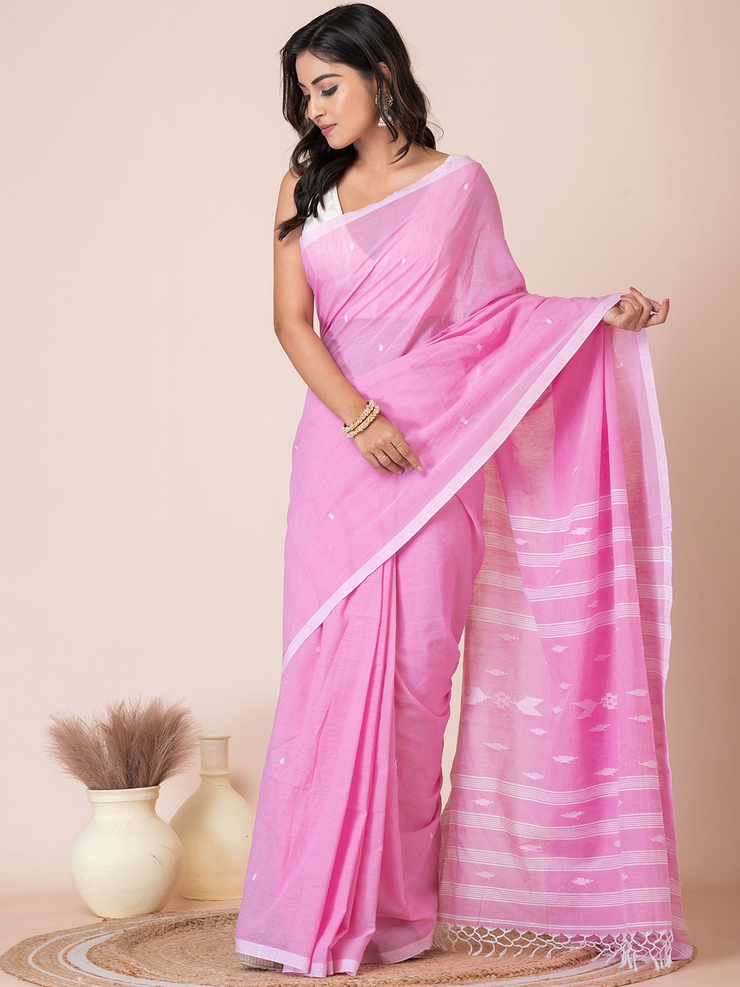 

HOUSE OF ARLI Woven Design Zari Pure Cotton Saree, Pink