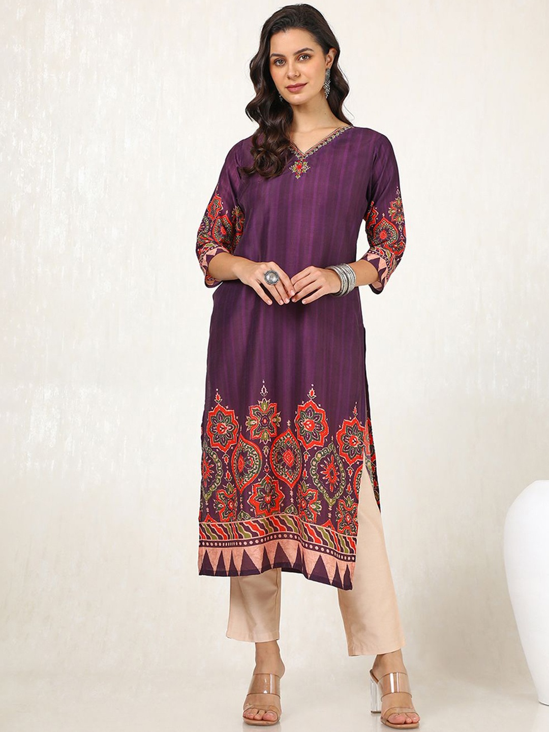 

Soch Maroon Ethnic Motifs Embroidered V-Neck Sequinned Straight Kurta