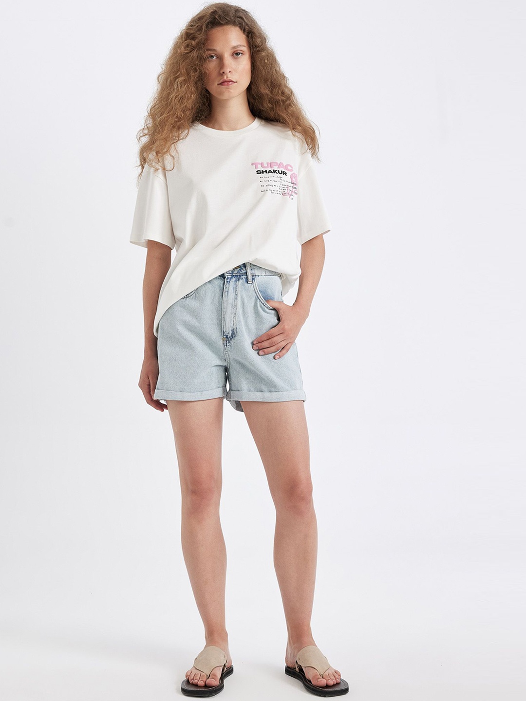 

DeFacto Women Regular Fit Mid-Rise Denim Shorts, Blue