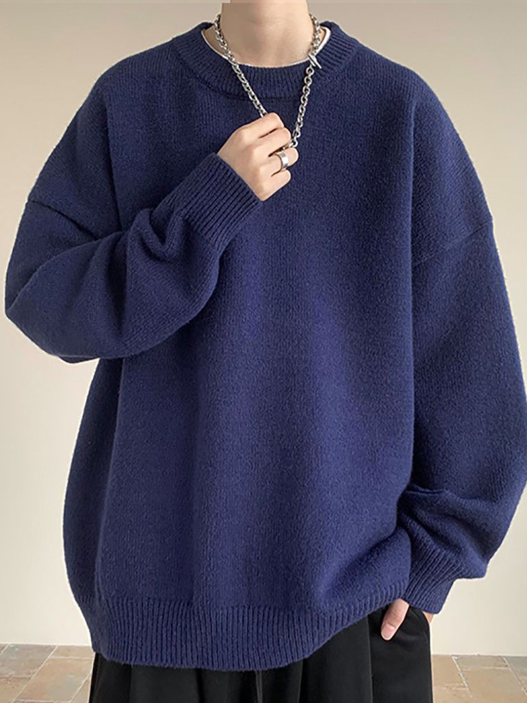 

StyleCast x Revolte Men Round Neck Oversized Sweatshirt, Navy blue