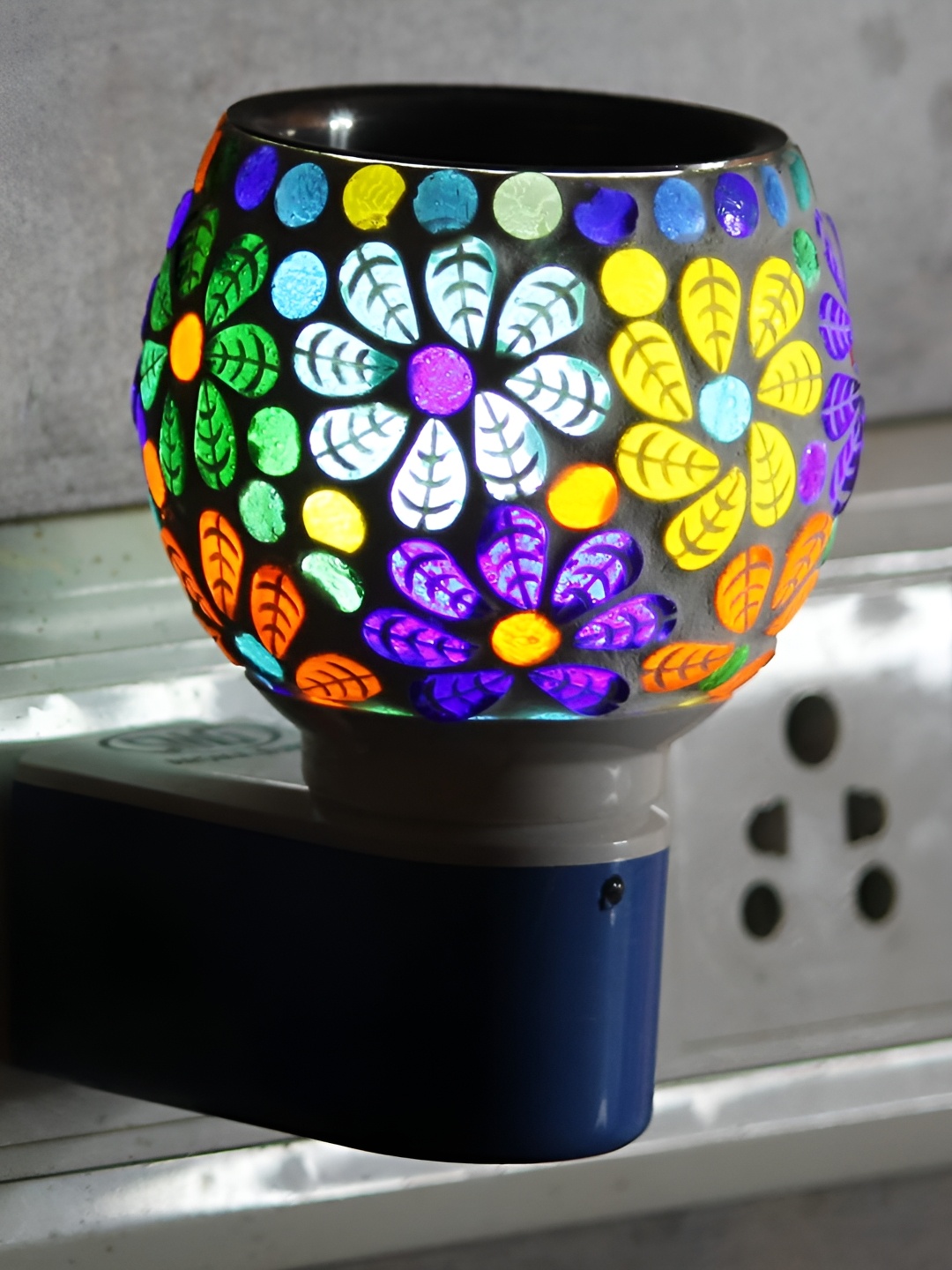 

Brahmz White & Blue Glass Mosaic Kapoordani Aroma Diffuser