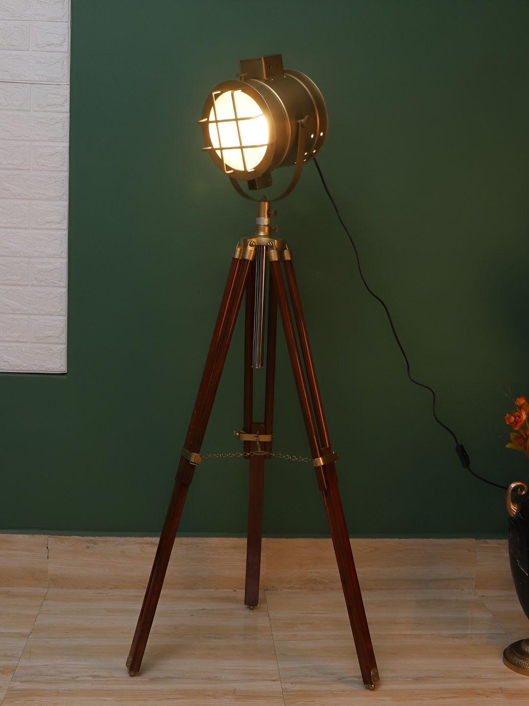 

pristine interiors Brown Wooden Spotlight Floor Lamps