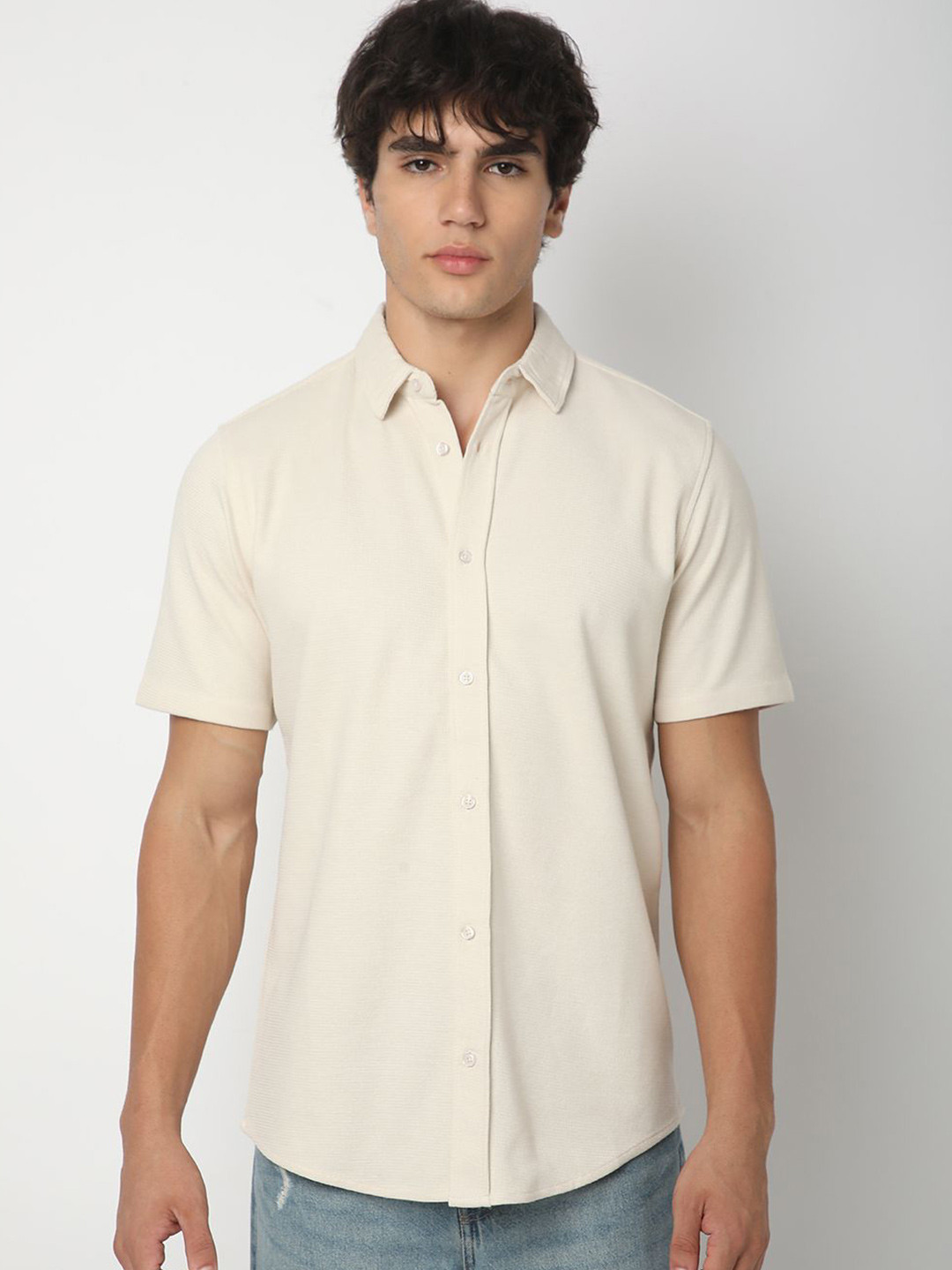 

R&B Men Cutaway Collar Solid Cotton Casual Shirt, Beige