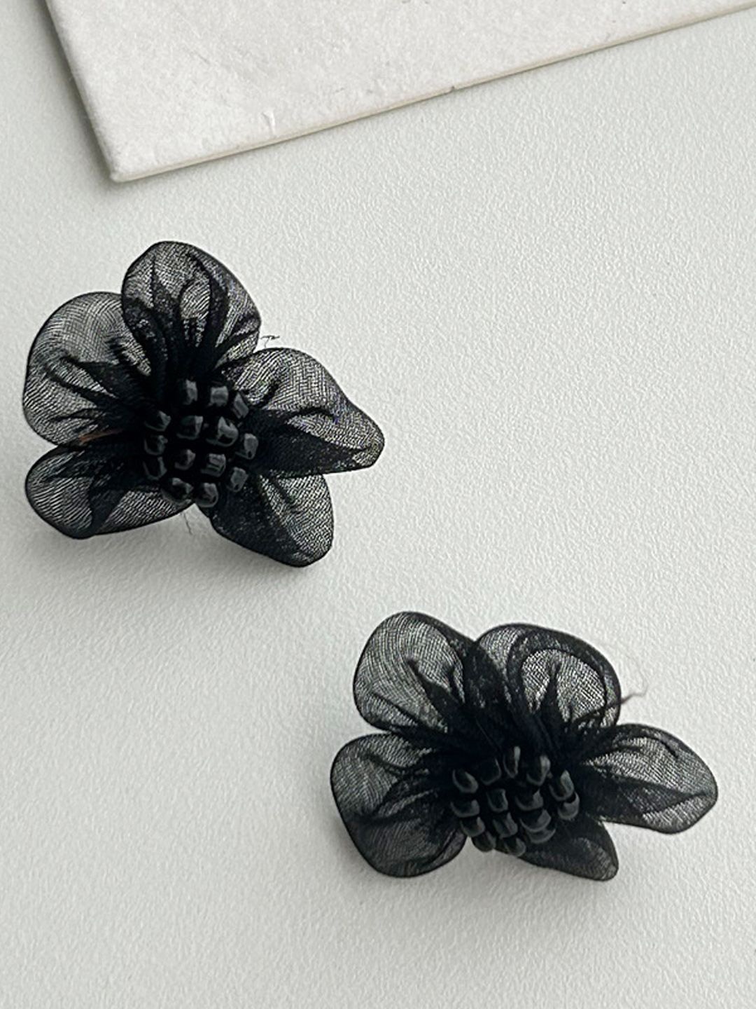 

FIMBUL Floral Studs Earrings, Black