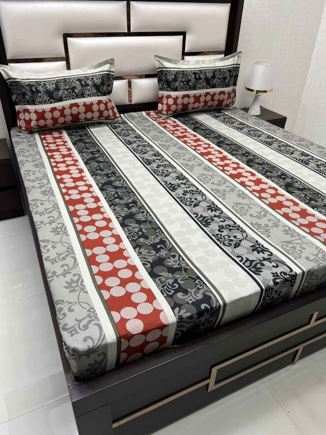 

Pure Decor Black & Grey Printed 210 TC Pure Cotton Double Queen Bedsheet & 2 Pillow Covers