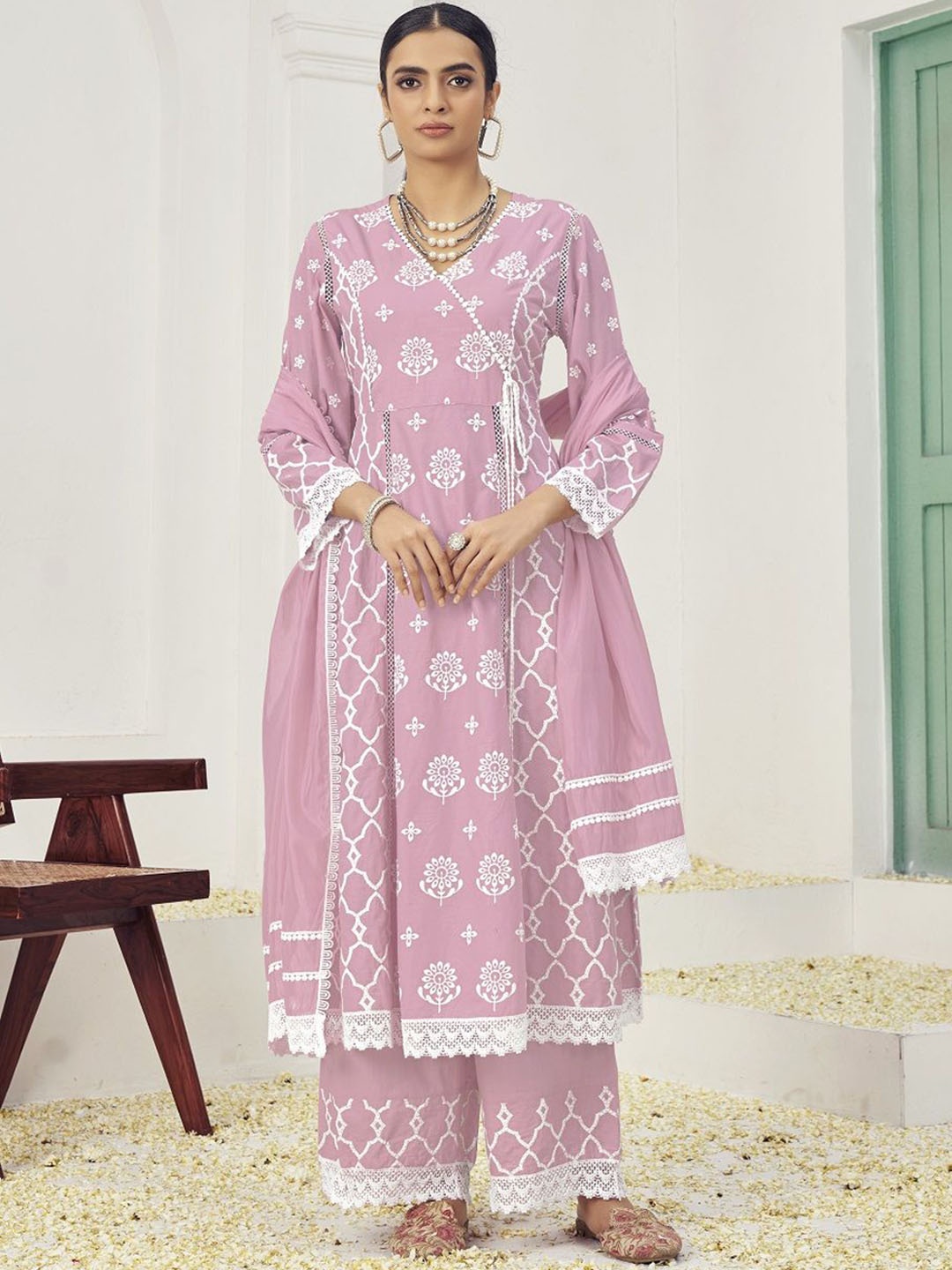 

JIVORA Women Floral Embroidered Regular Pure Cotton Kurti with Trousers & With Dupatta, Pink