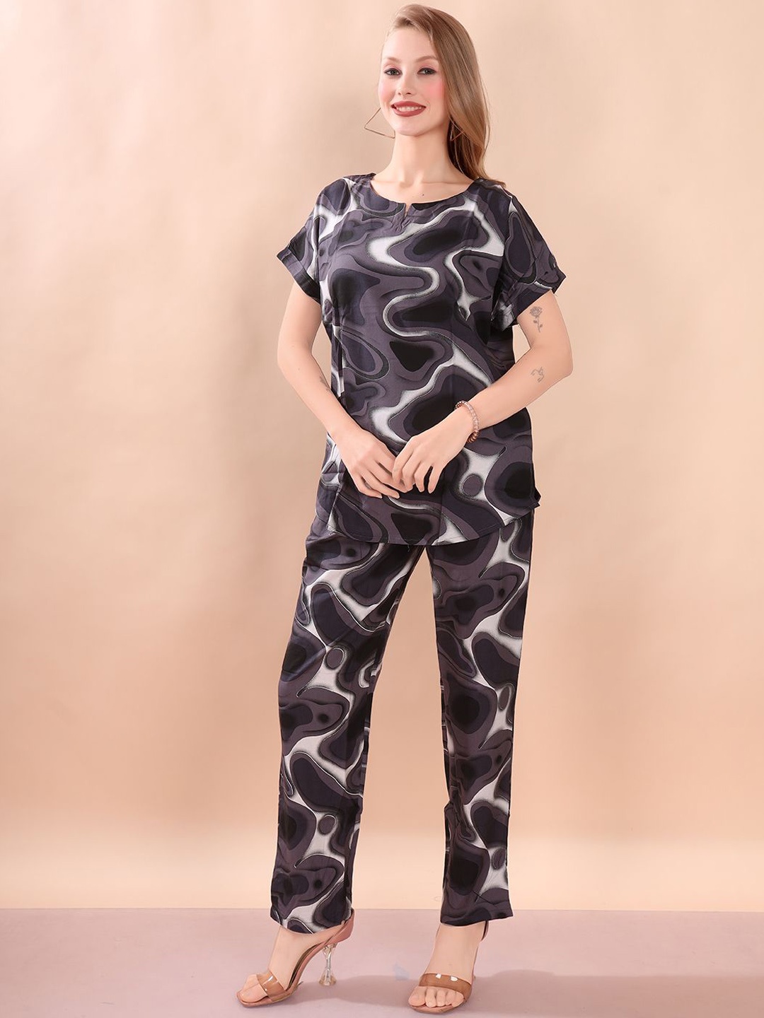 

FOMTI Abstract Printed Top & Trouser Co-Ord Set, Brown