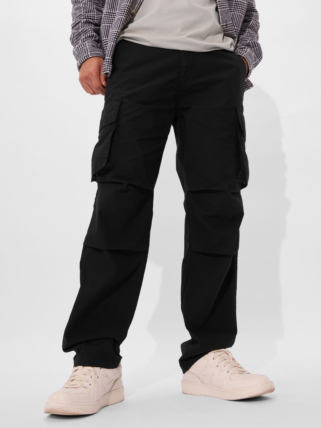 

The Souled Store Men Cotton Straight Fit Cargo Trousers, Black