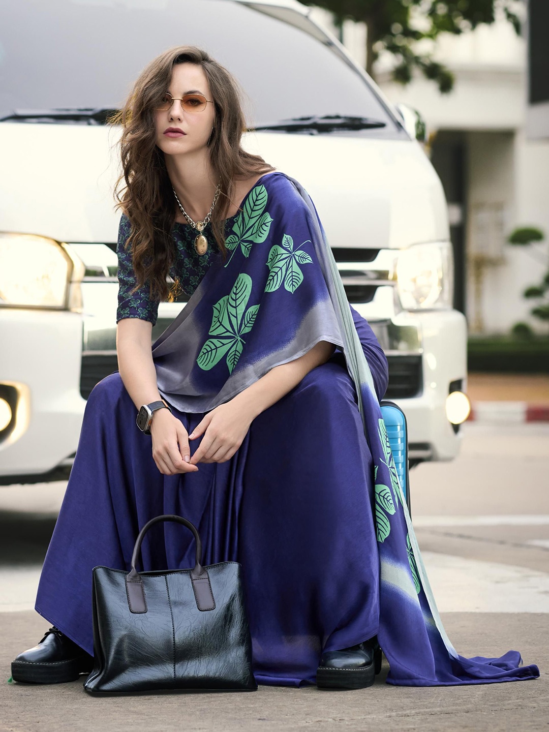 

DIVASTRI Satin Floral Printed Designer Saree, Blue