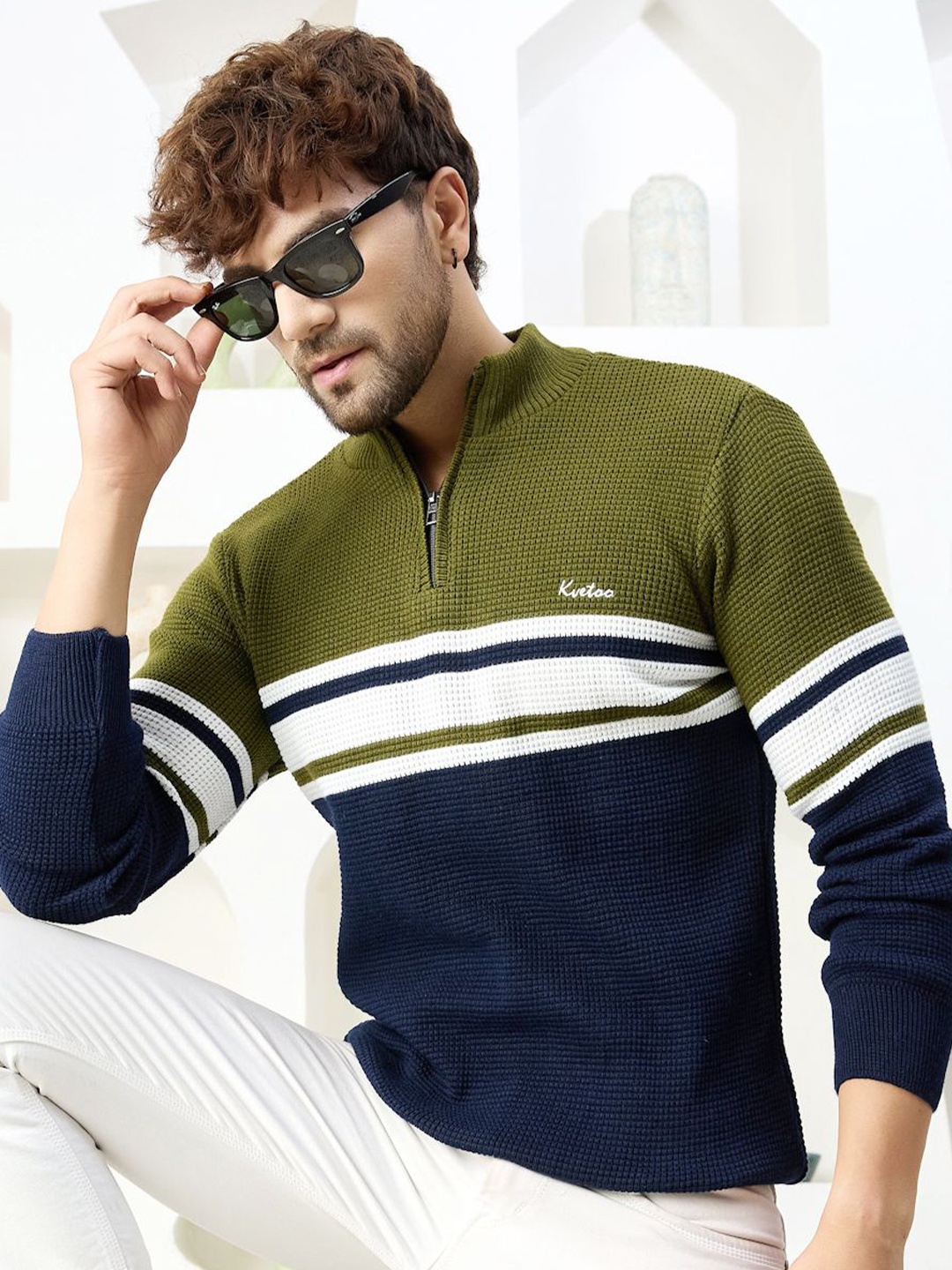 

KVETOO Men Colourblocked Pullover, Olive
