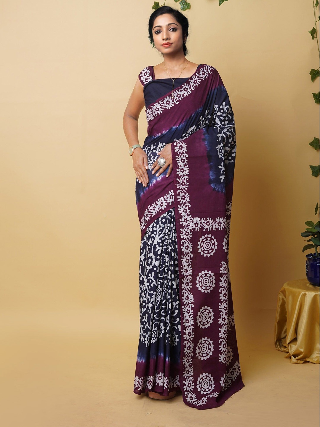 

Unnati Silks Ethnic Motifs Pure Cotton Handloom Block Print Saree, Navy blue