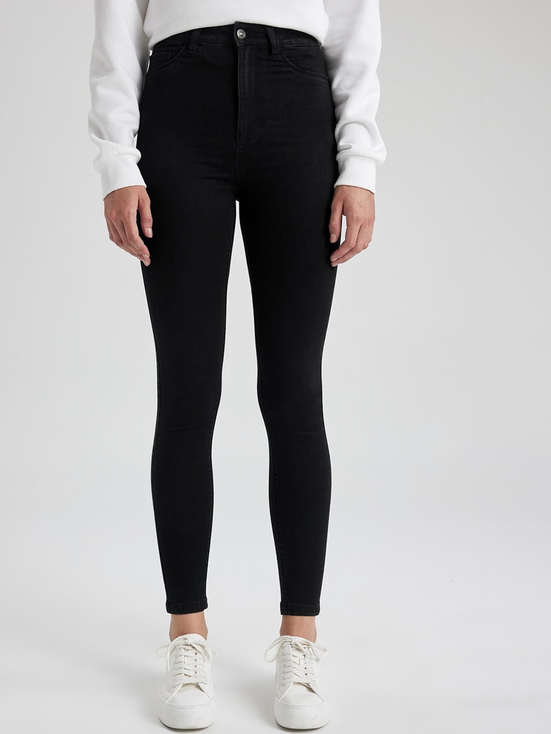 

DeFacto Women Mid-Rise Regular Fit Trousers, Black