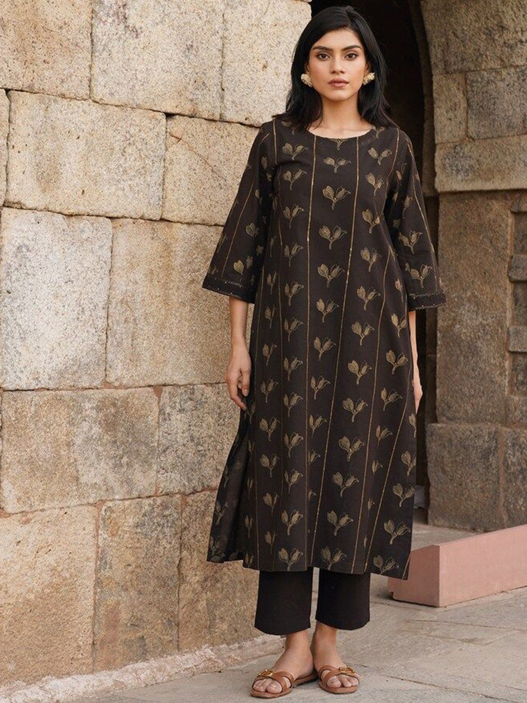 

JAYPORE Floral Printed Round Neck A Line Kurta, Black