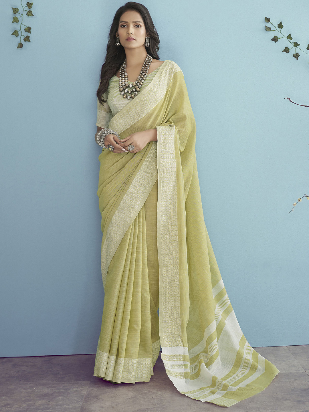 

DIVASTRI Pure Linen Saree, Green