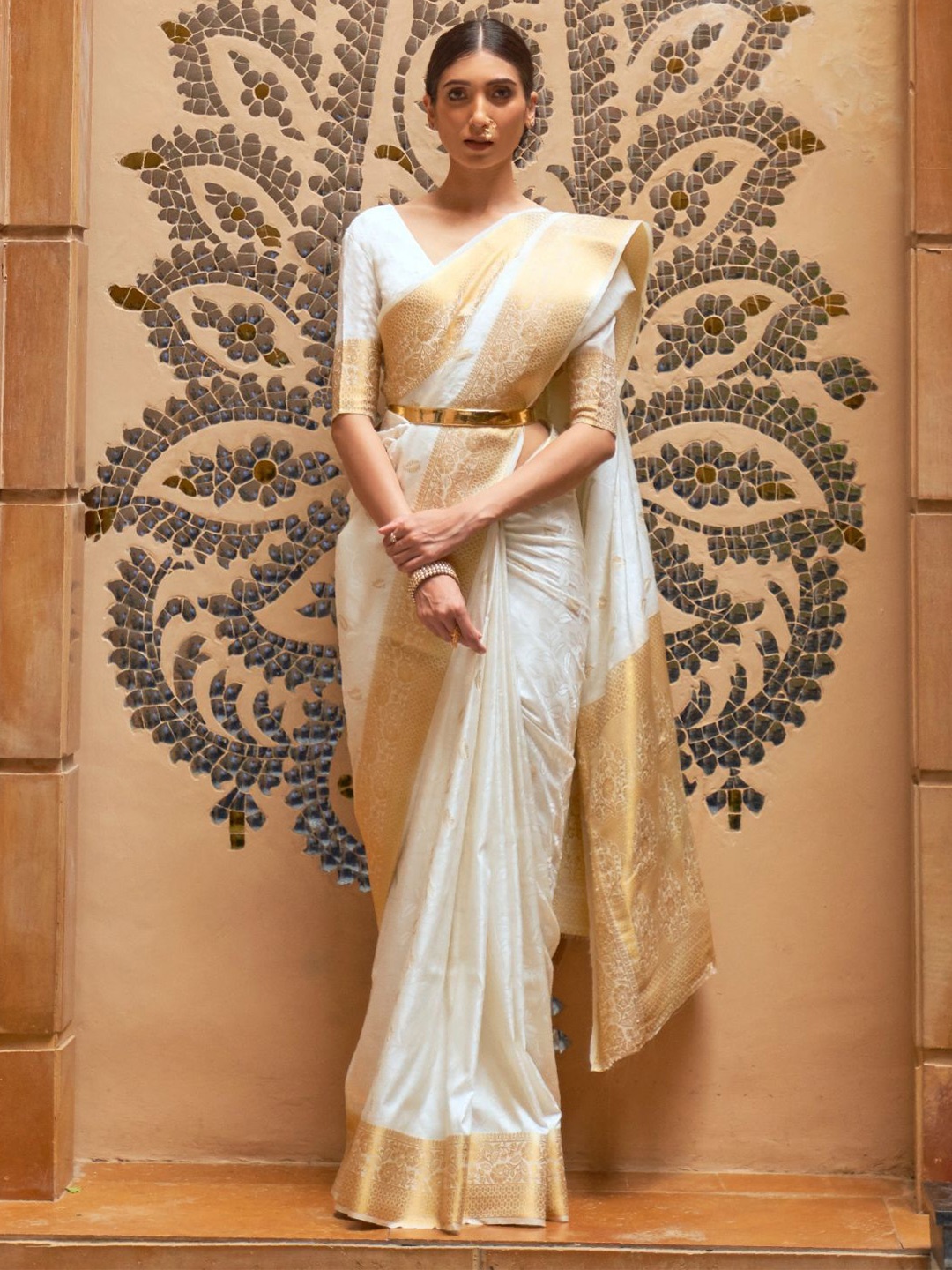 

ODETTE Ethnic Motifs Woven Design Zari Saree, White