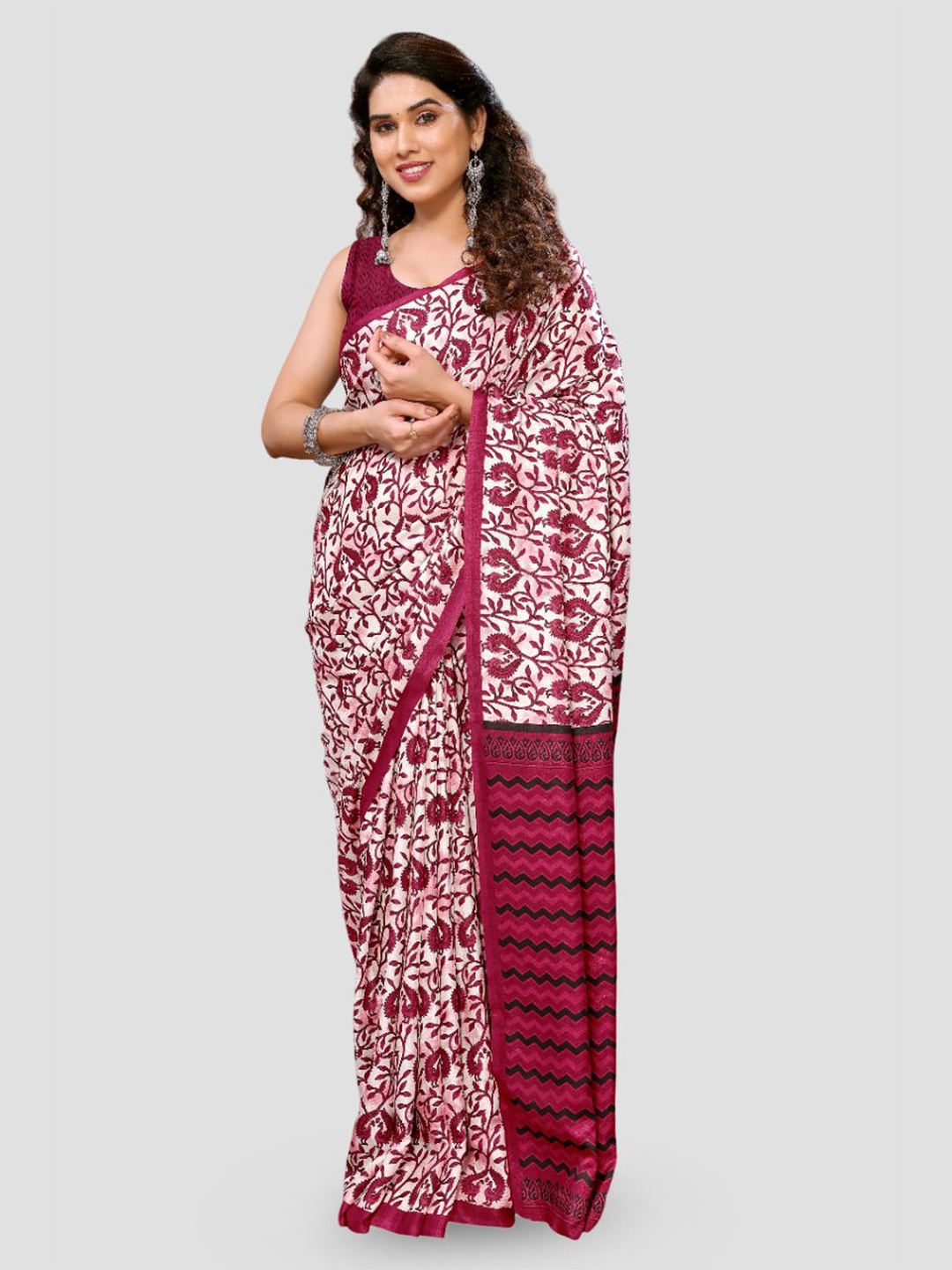 

saretramall Floral Printed Saree, Maroon
