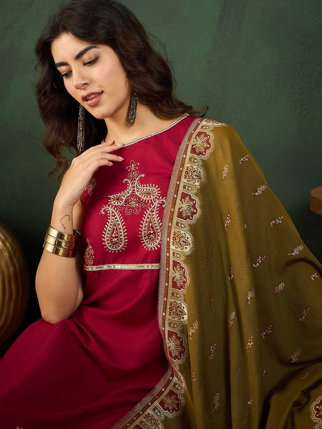 

Sangria Printed Round Neck Straight Kurta set, Maroon