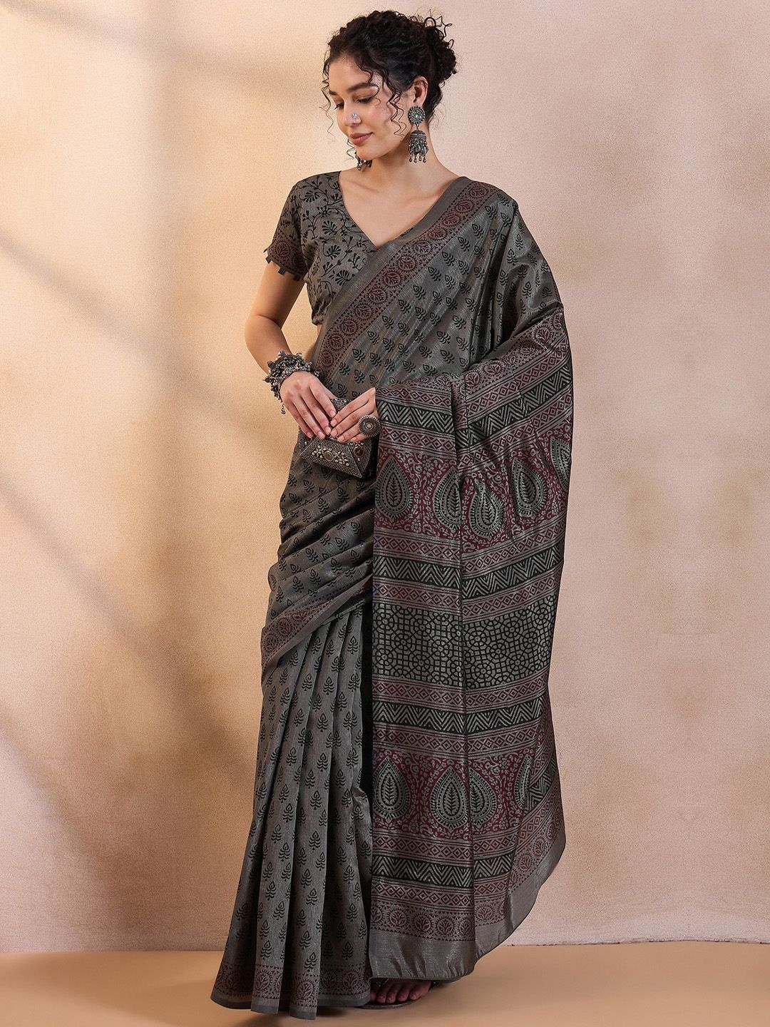 

KALINI Bagh Bagh Printed Daily Wear Saree with Matching Blouse, Grey