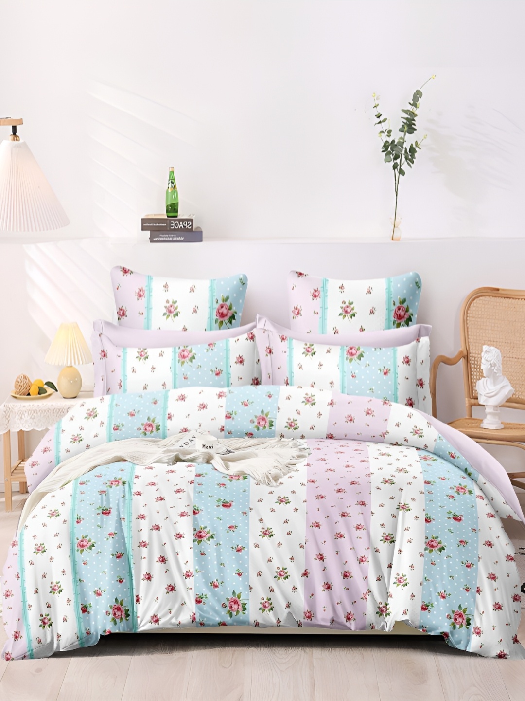 

MORADO White & Pink Pure Floral Printed Cotton Printed Duvet Cover