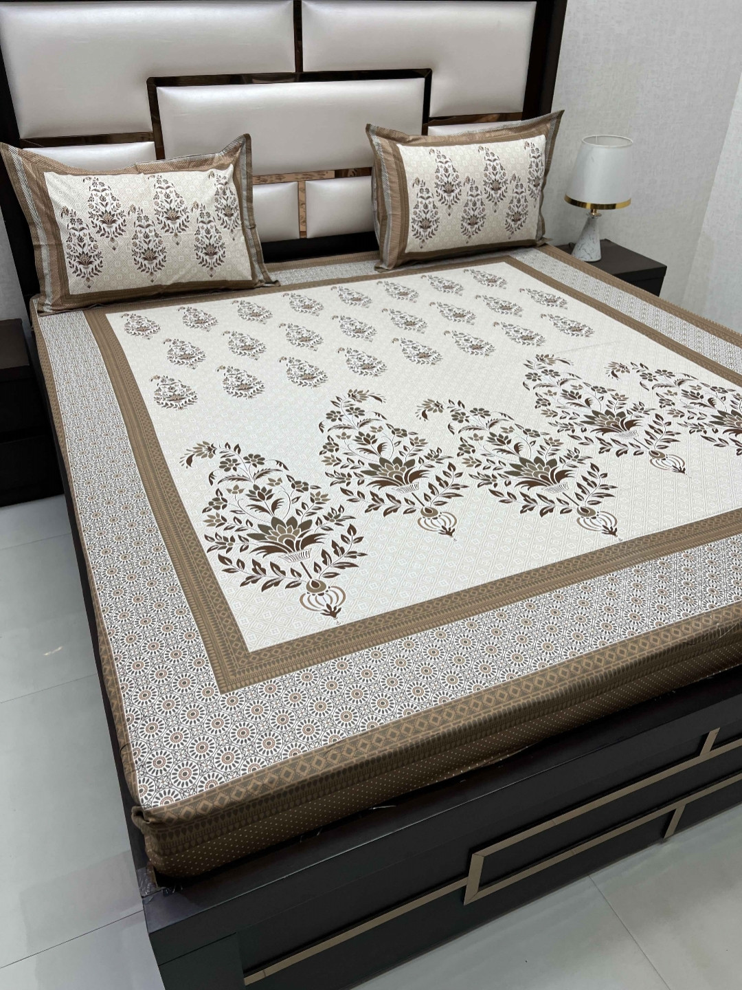

Pure Decor Llifestyle White Floral Printed Cotton 250 TC King Bedsheet & 2 Pillow Covers