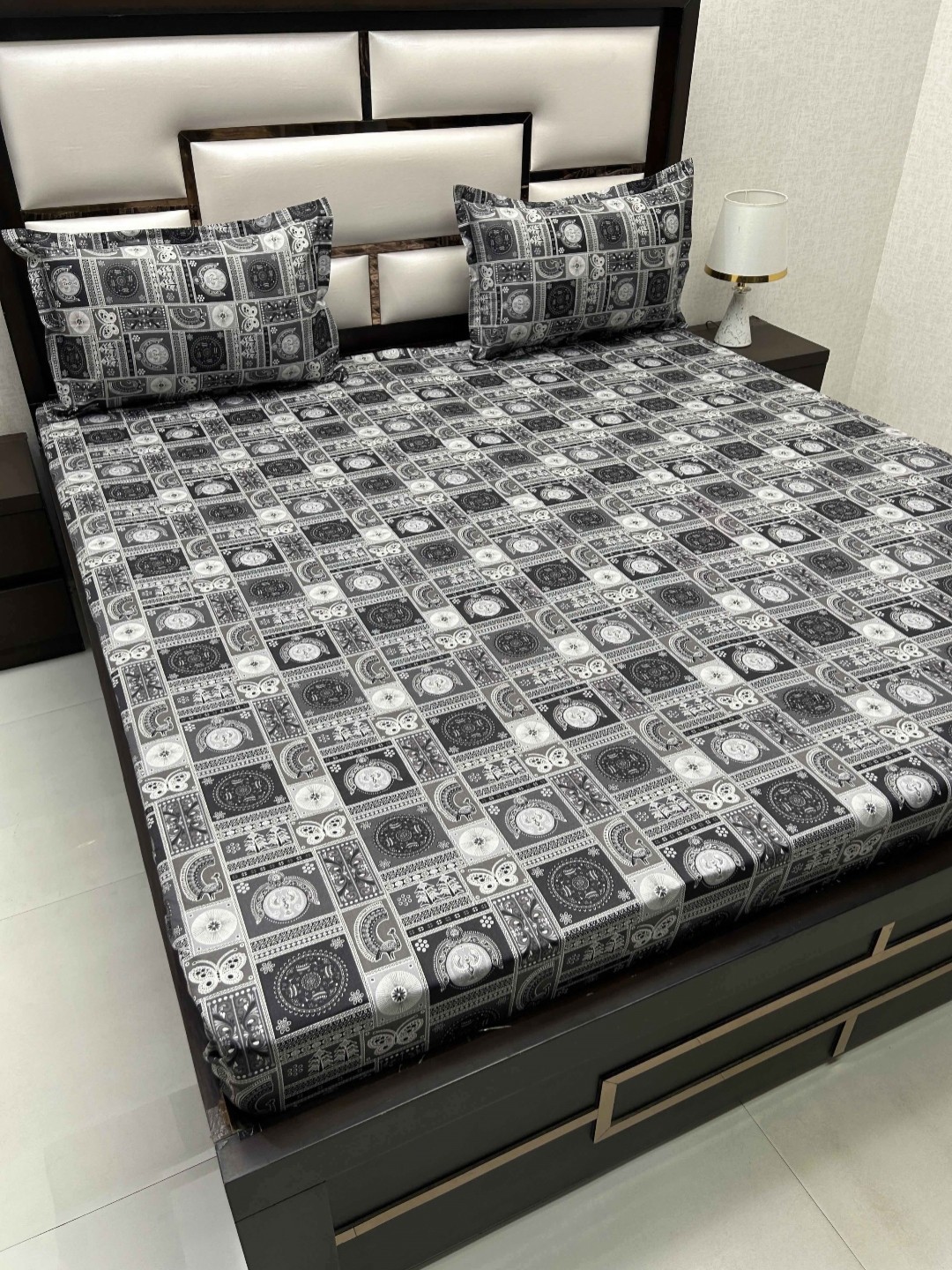 

Pure Decor Black & Grey Printed 260 TC Pure Cotton King Bedsheet with 2 Pillow Covers