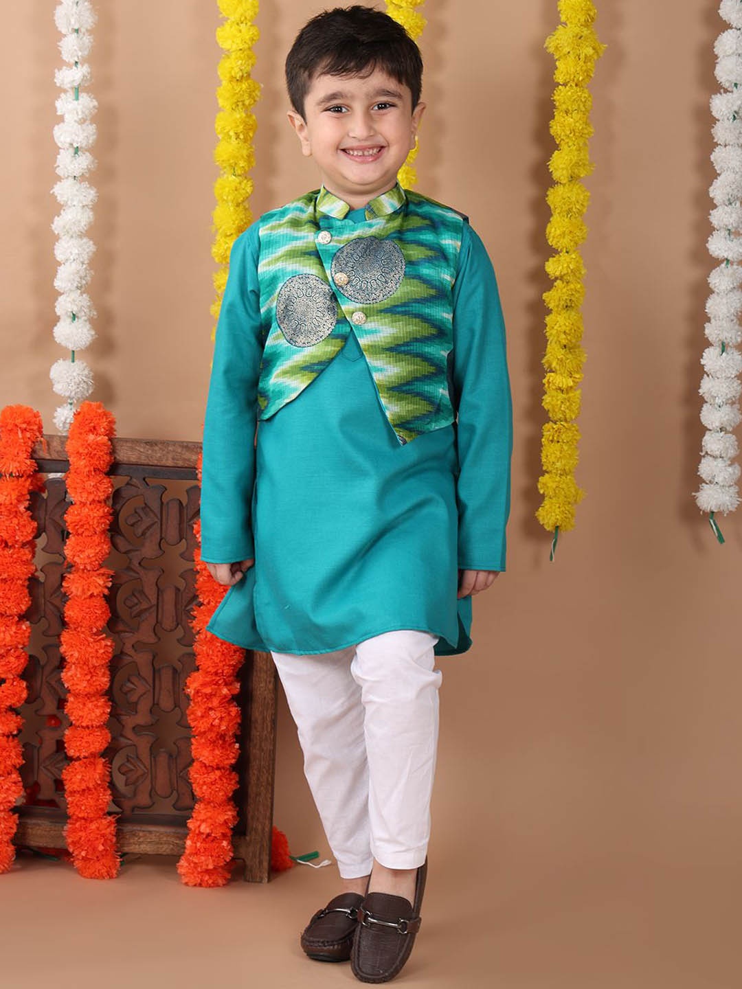 

Here&Now X Kinder Kids Boys Mandarin Collar Pure Cotton Kurta with Trouser and Jacket, Green